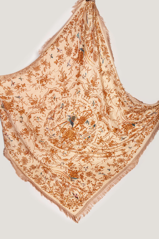 Платок с кистями