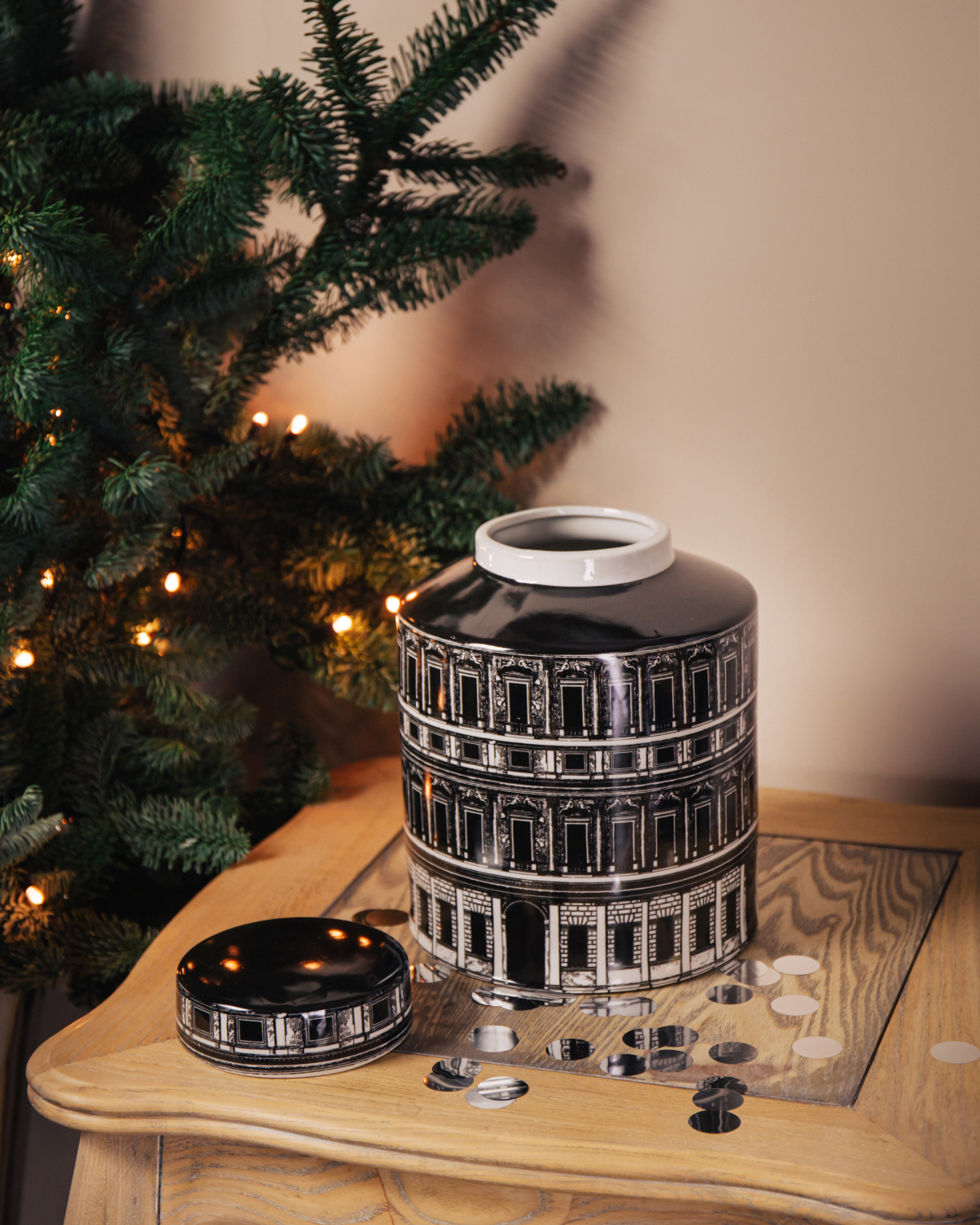 Ваза в виде домика