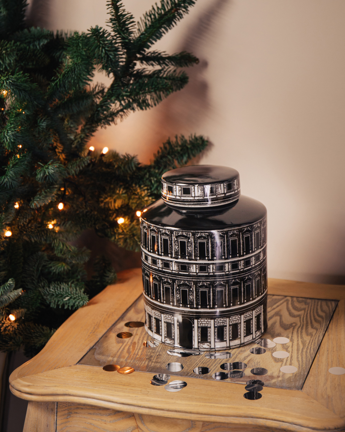 Ваза в виде домика