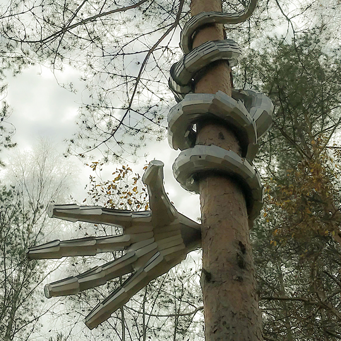 фигура «Жертва» скульптурной группы «Тригон. Три Ипостаси»