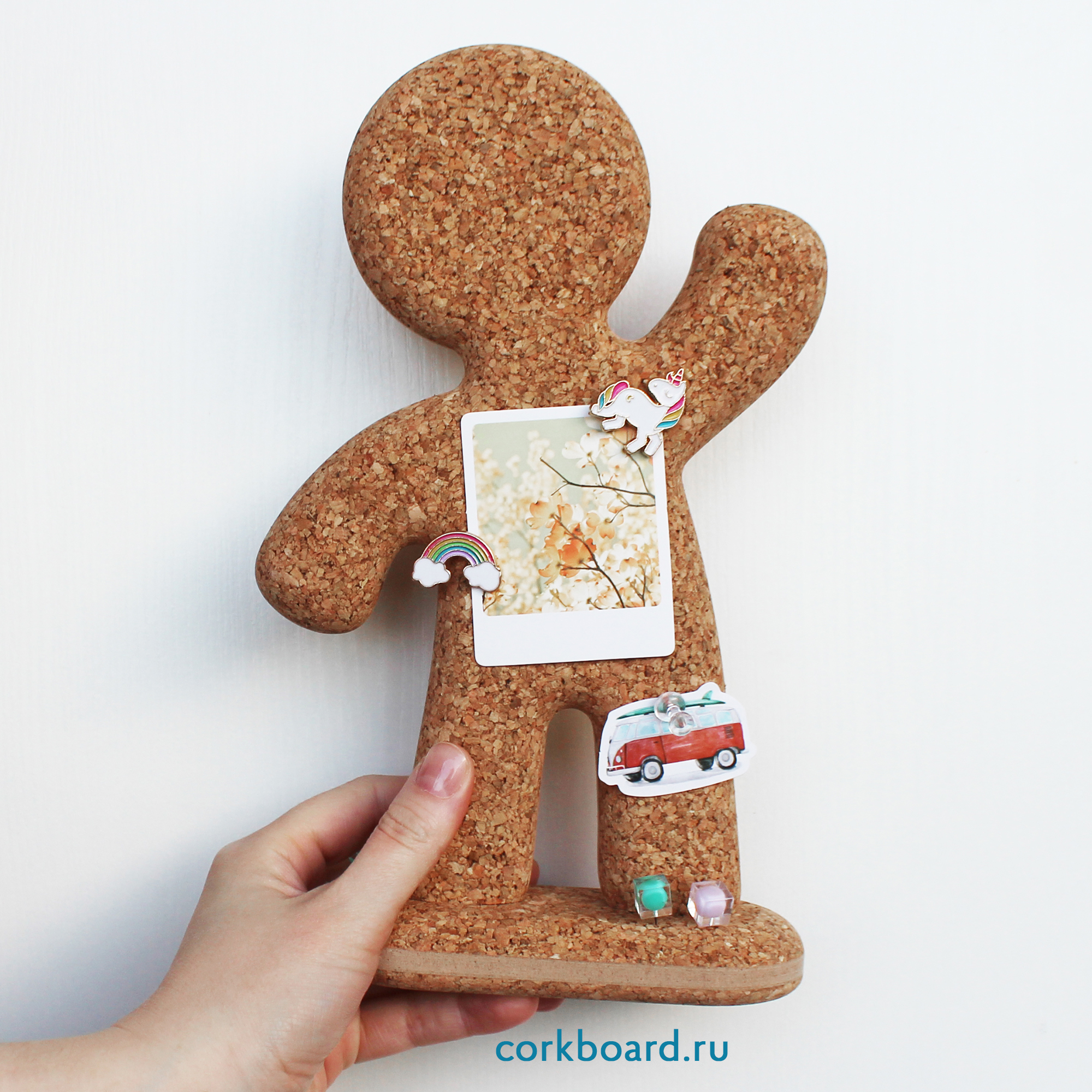 Человечек - фигурная настольная пробковая доска для заметок, значков