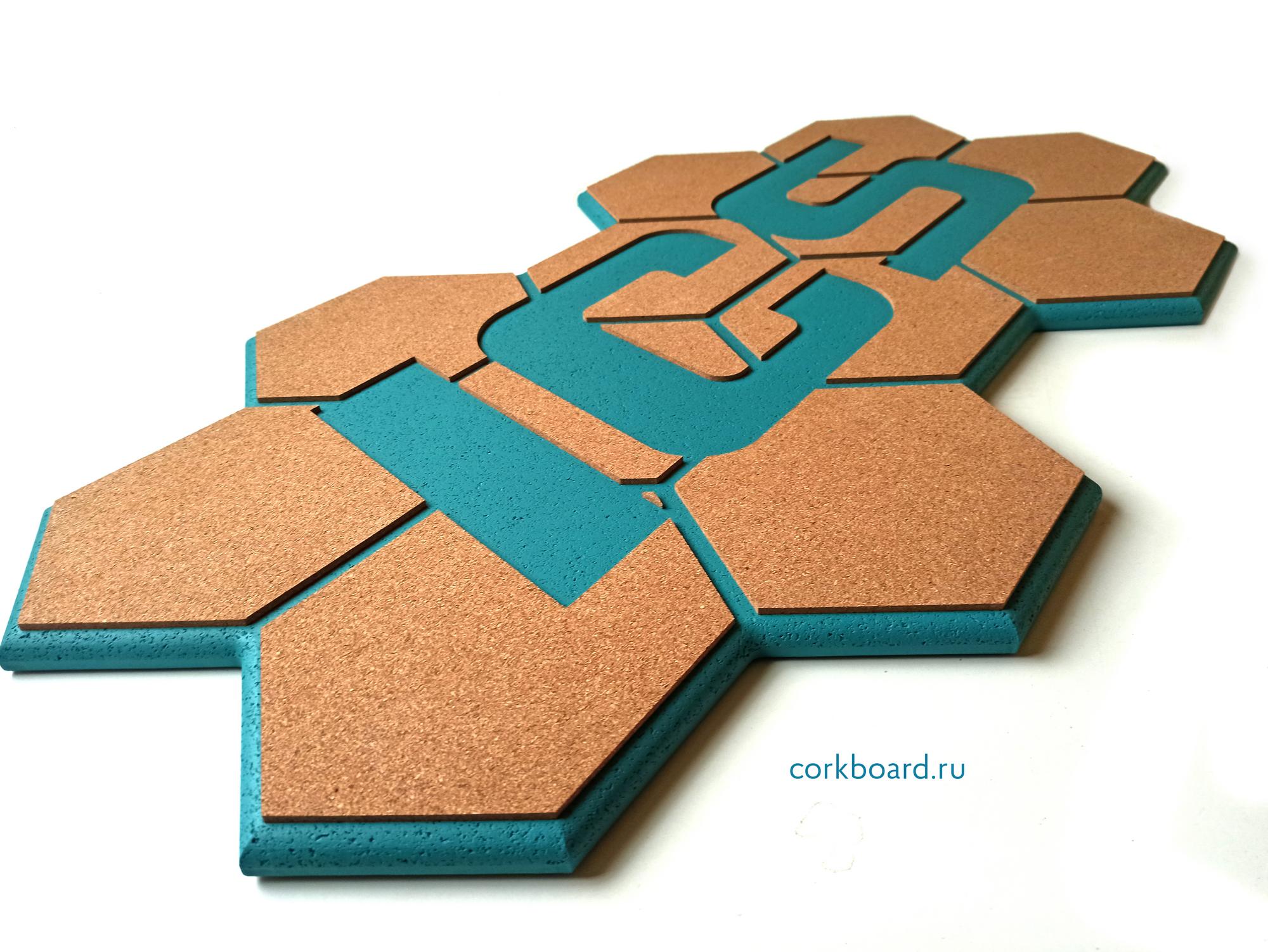 Пробковая доска без рамки с объемным пробковым логотипом, с надписью