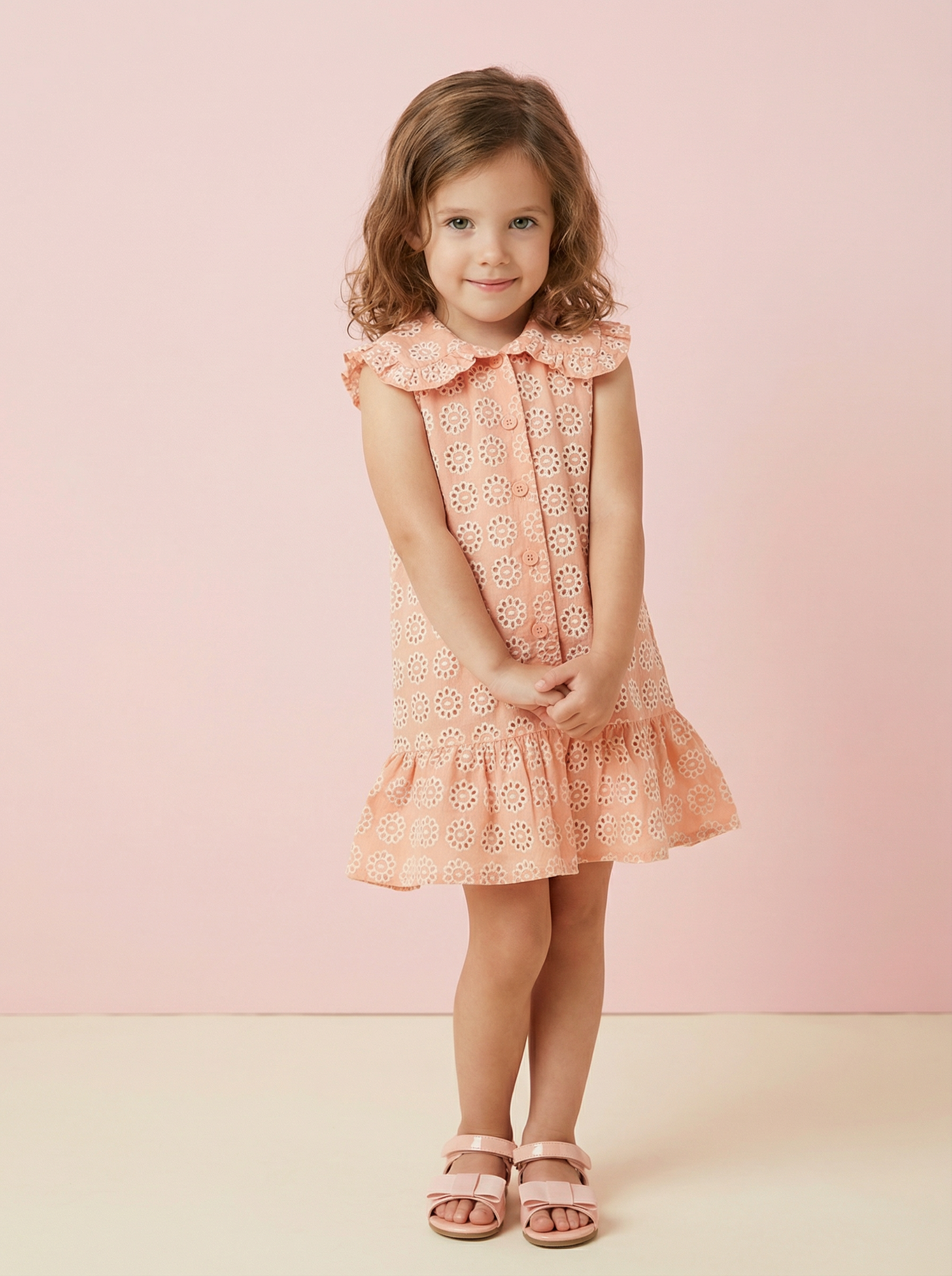 Платье из ажурного батиста