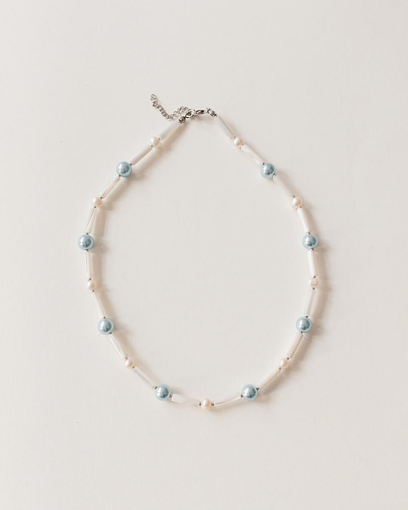 Чокер из перламутра