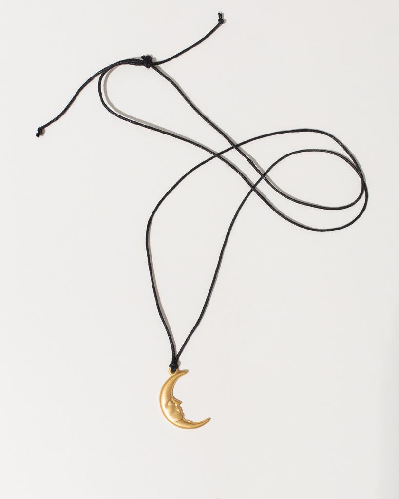 Шнурок луна