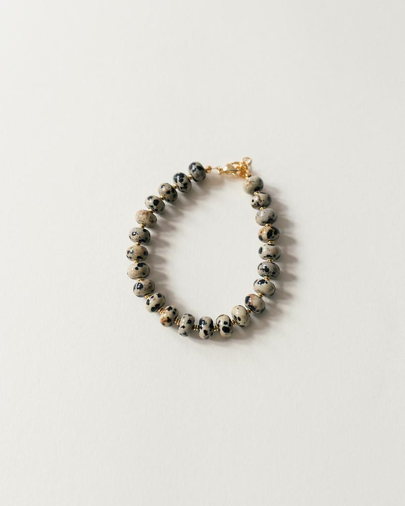 Браслет из далматиновой яшмы