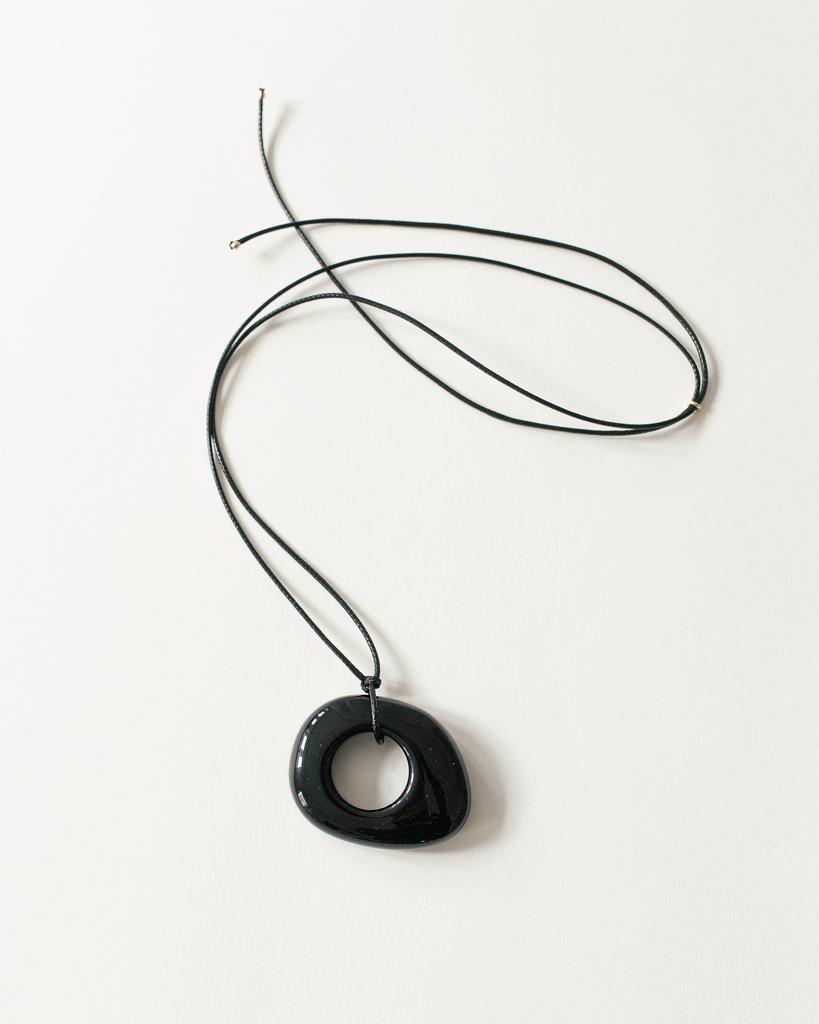 Шнурок с агатом