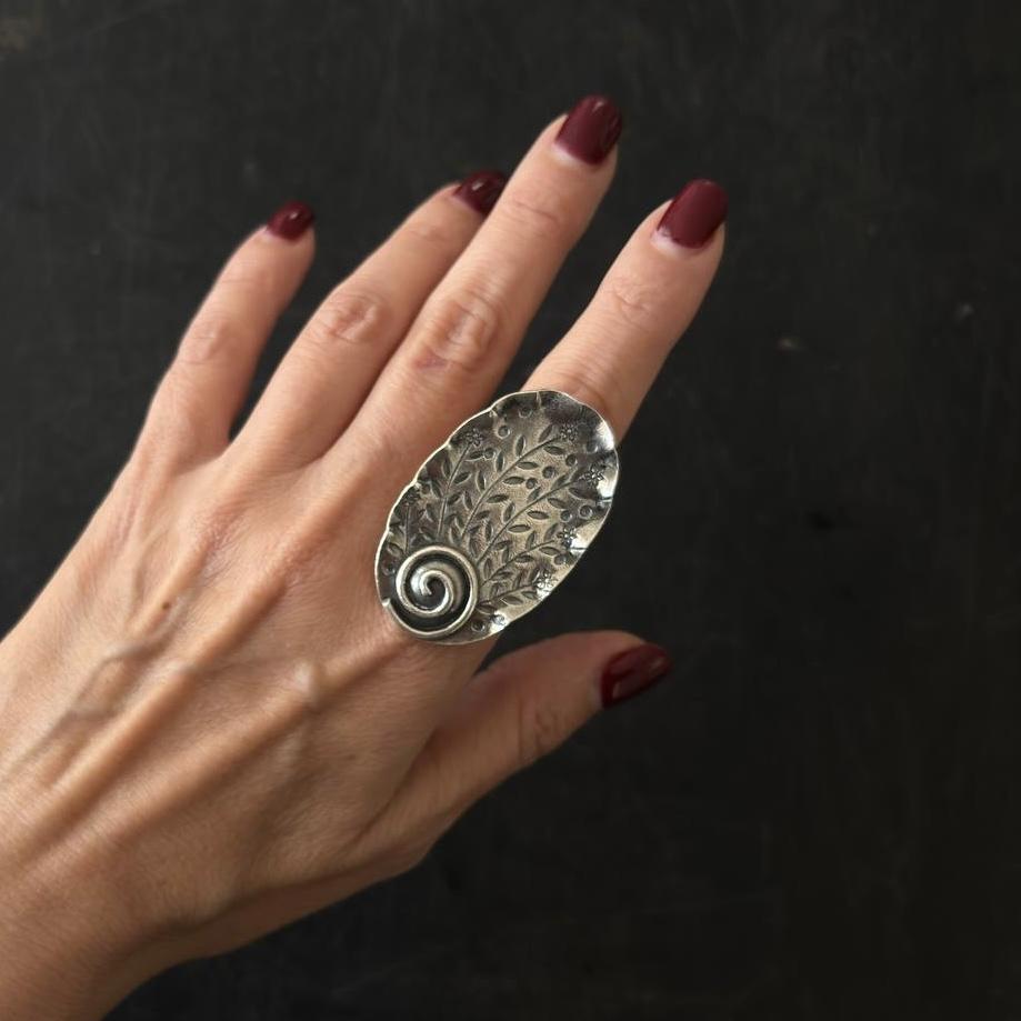 кольцо со спиралью