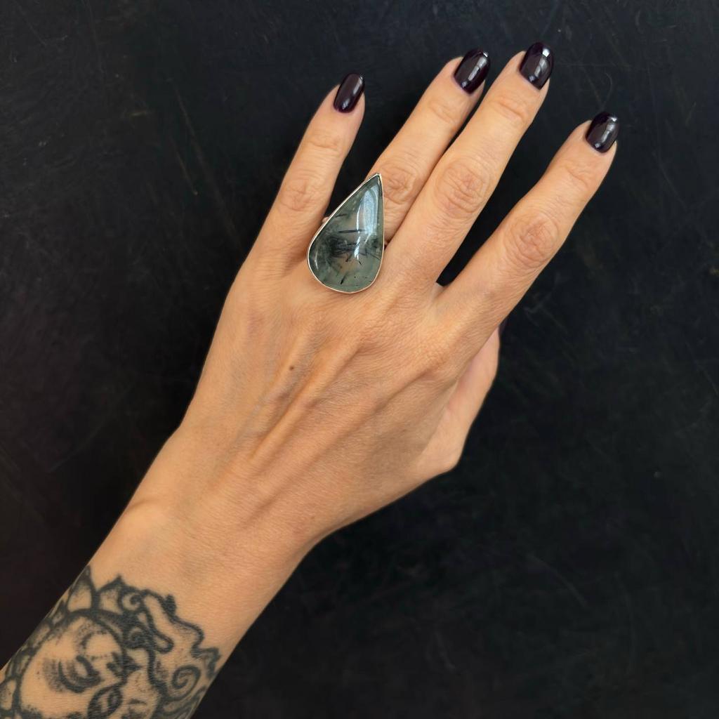 кольцо с пренитом