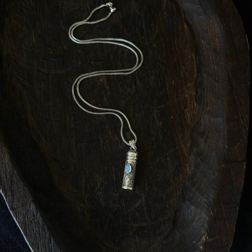 кулон-шкатулка с адуляром