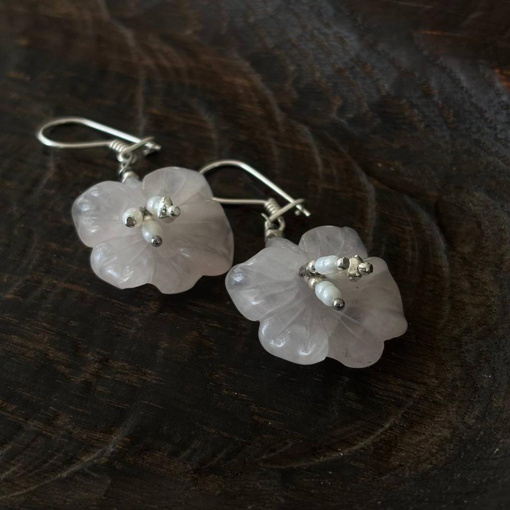 серьги из розового кварца