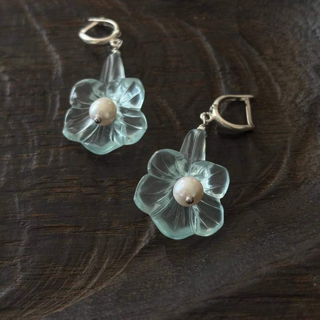 серьги из голубого кварца