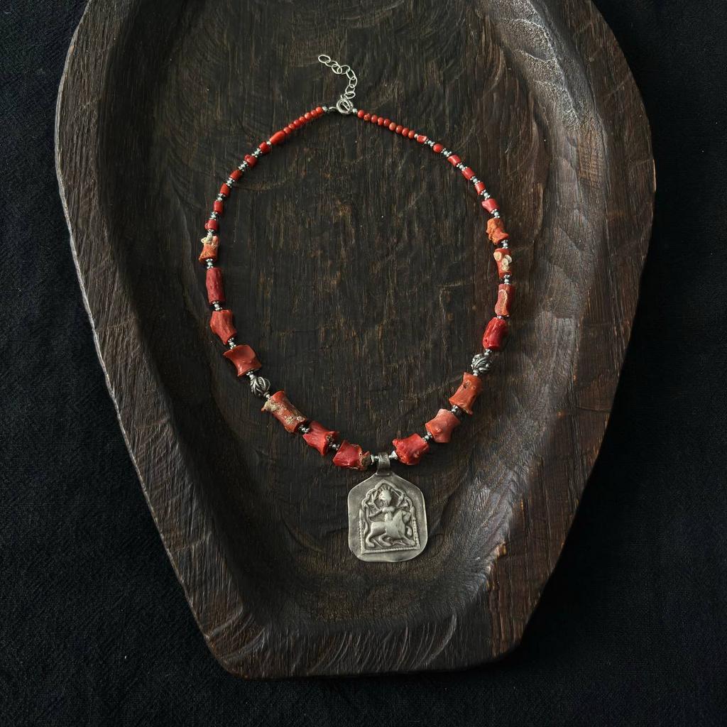 ожерелье из коралла с Шакти