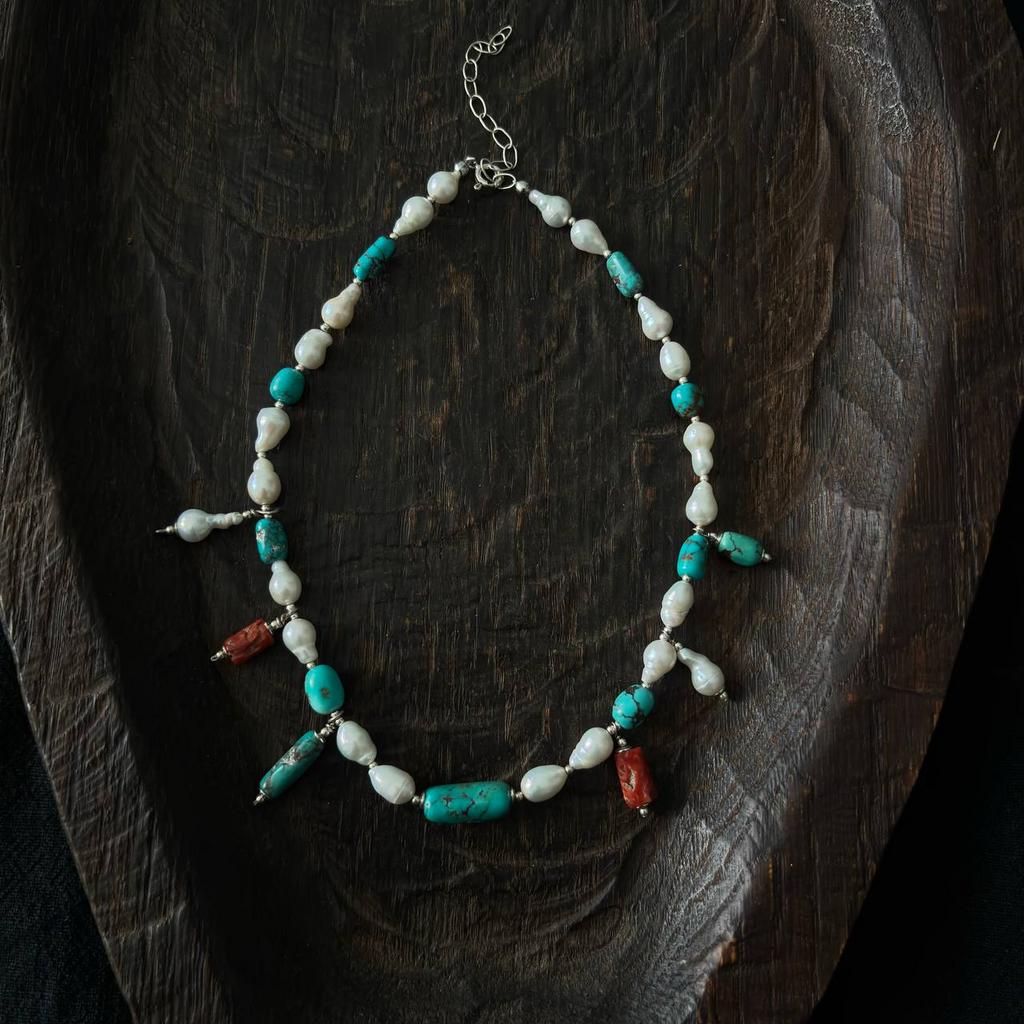 ожерелье из жеичуга, бирюзы и коралла
