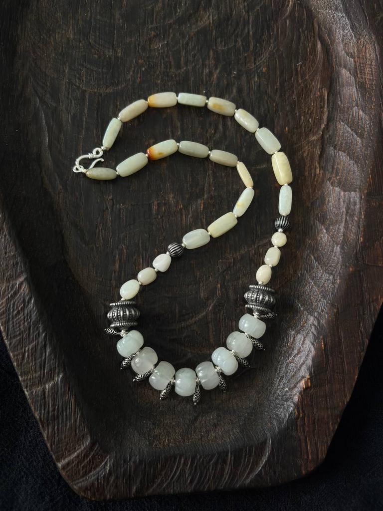 Нефритовое ожерелье