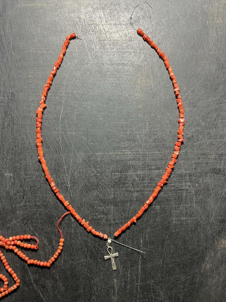 Ожерелье  коралловое с Ангхом