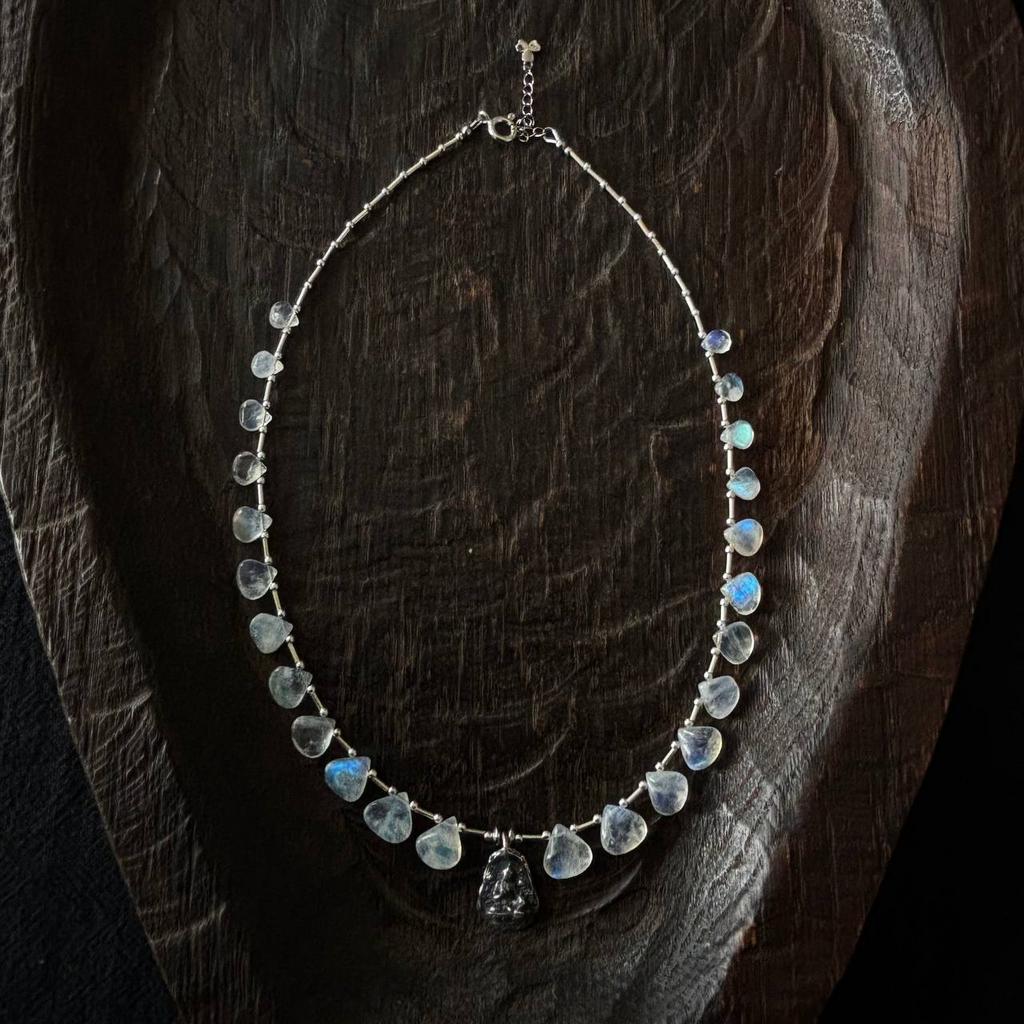 ожерелье из адуляра