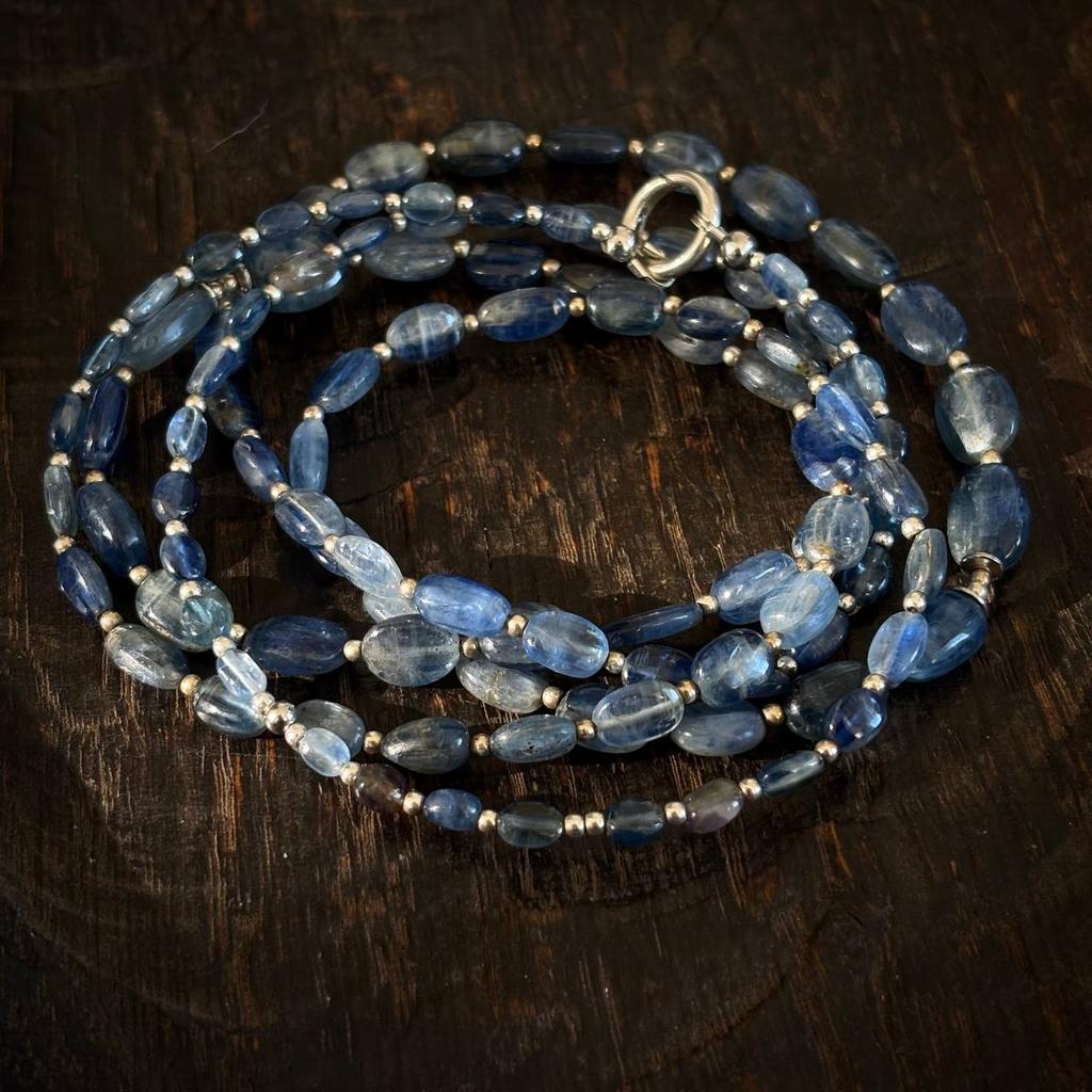 нить из кианита