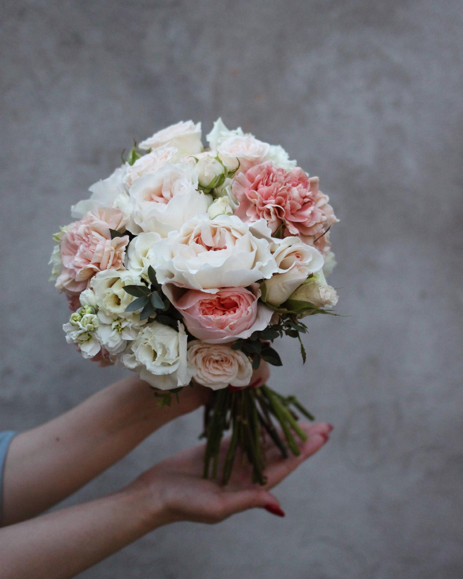 Букет невесты круглой формы