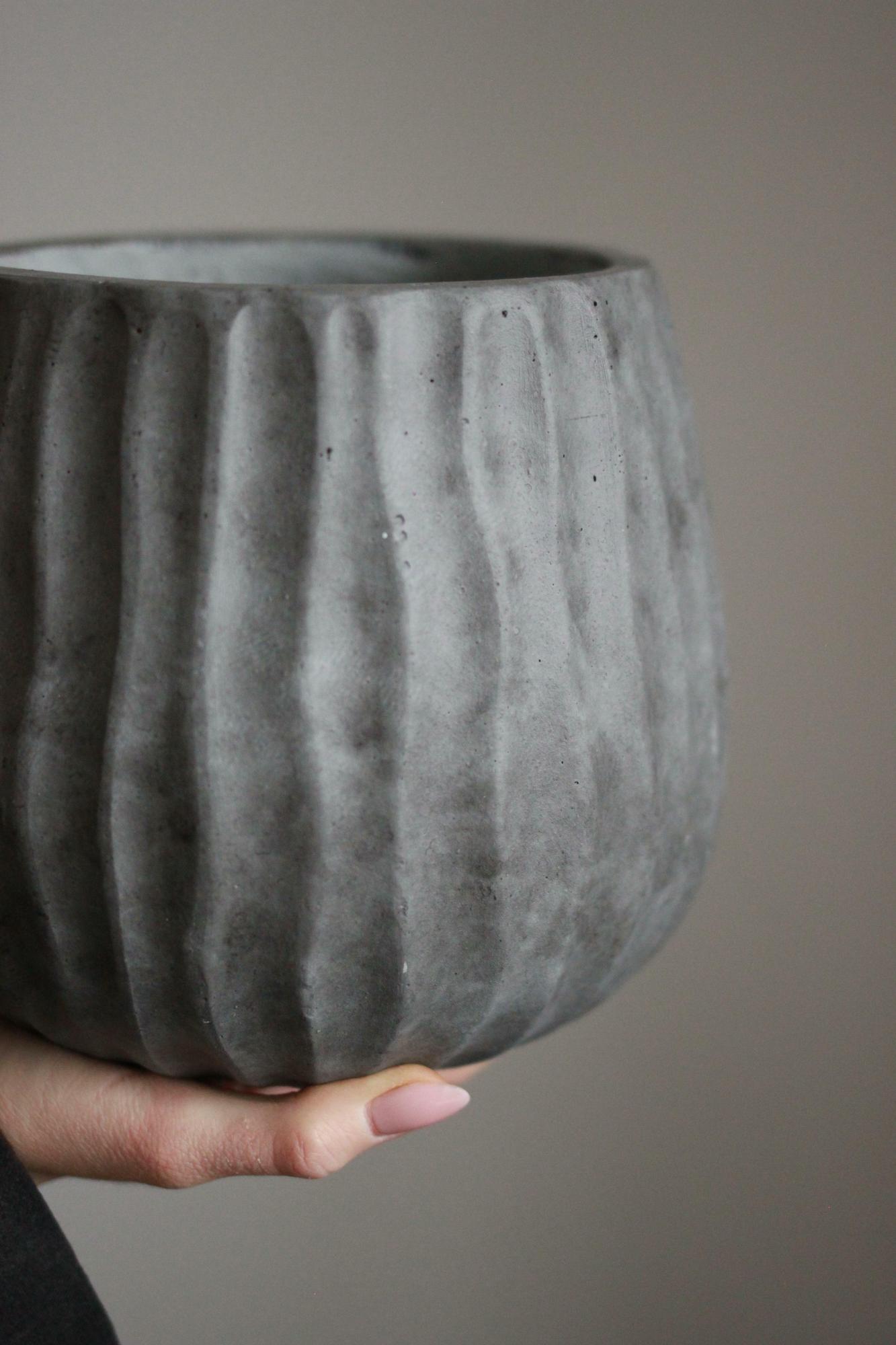 Кашпо бетонное