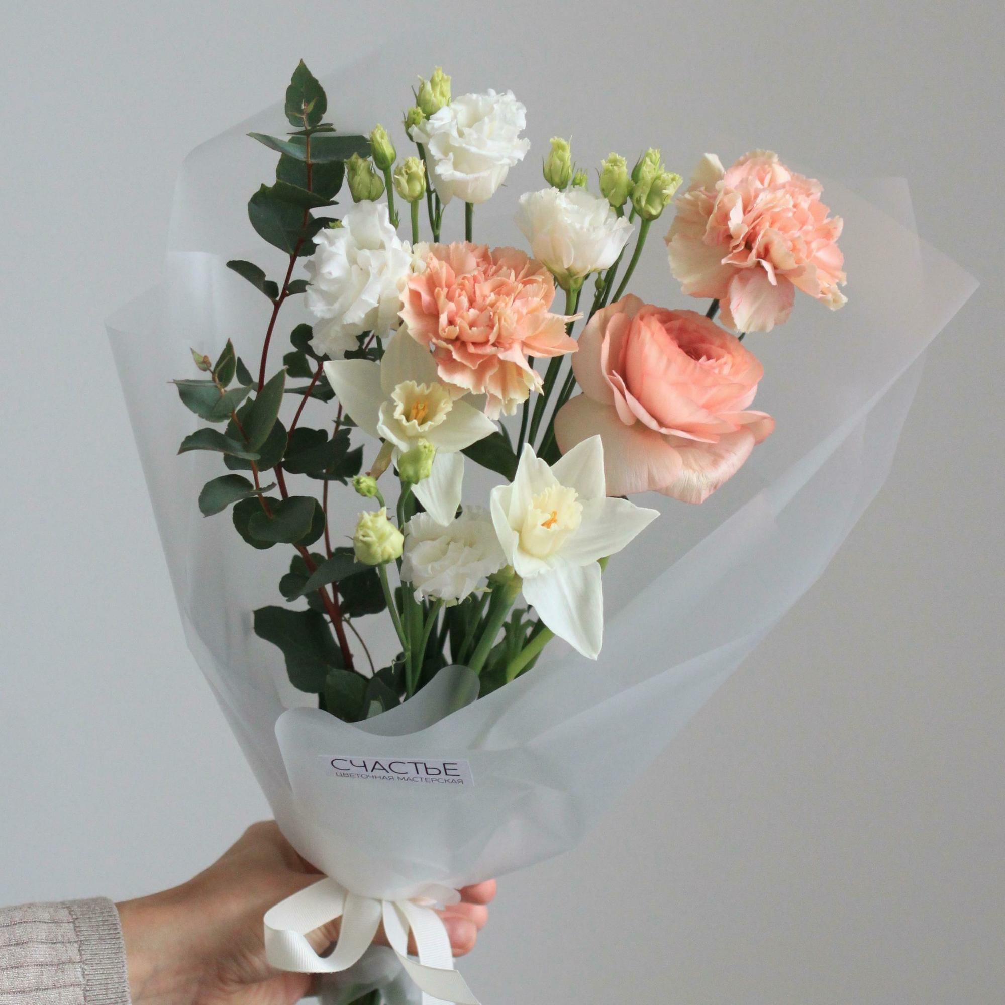 Букет-комплимент в кремовых оттенках