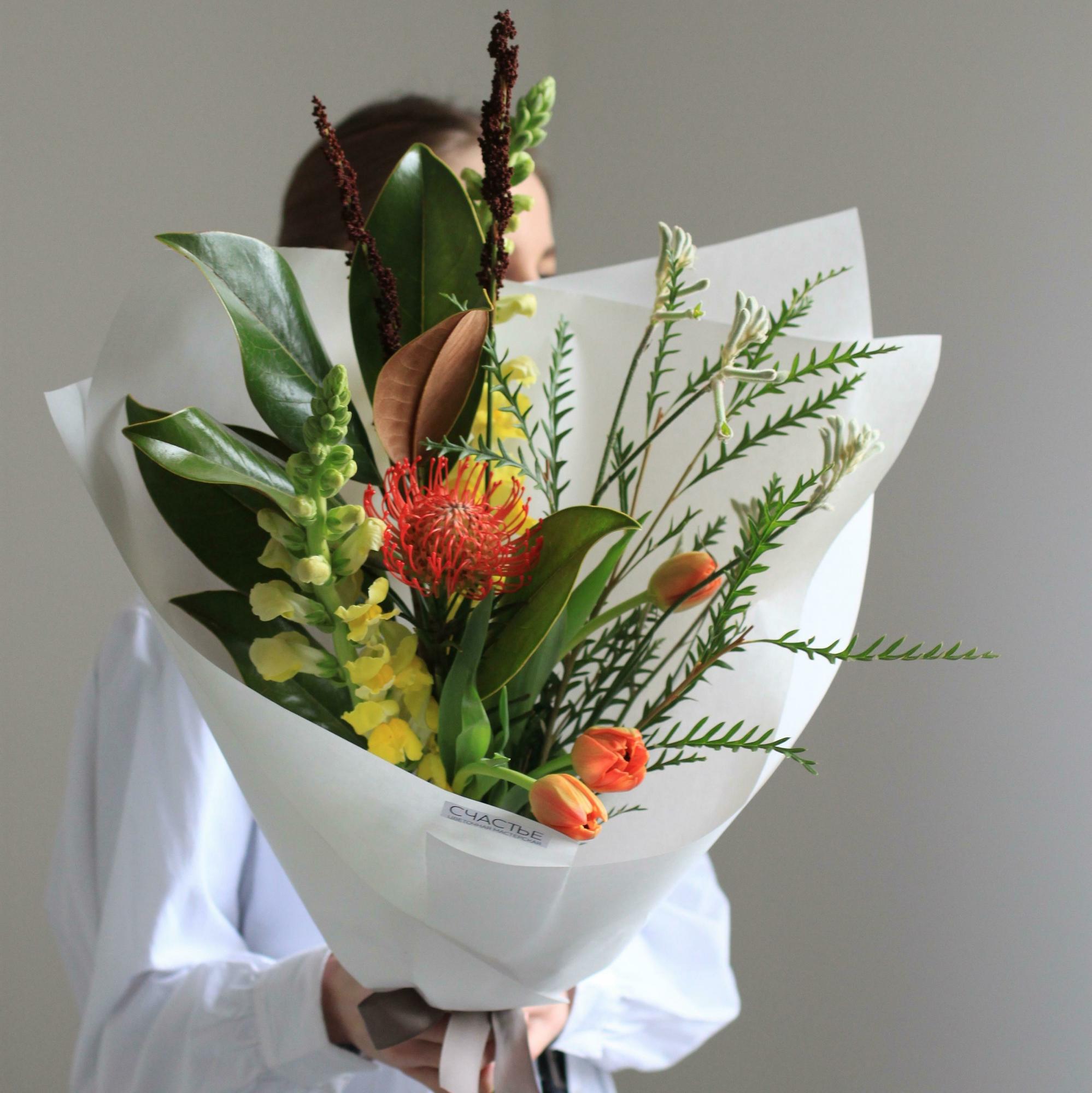 Яркий желто-оранжевый букет