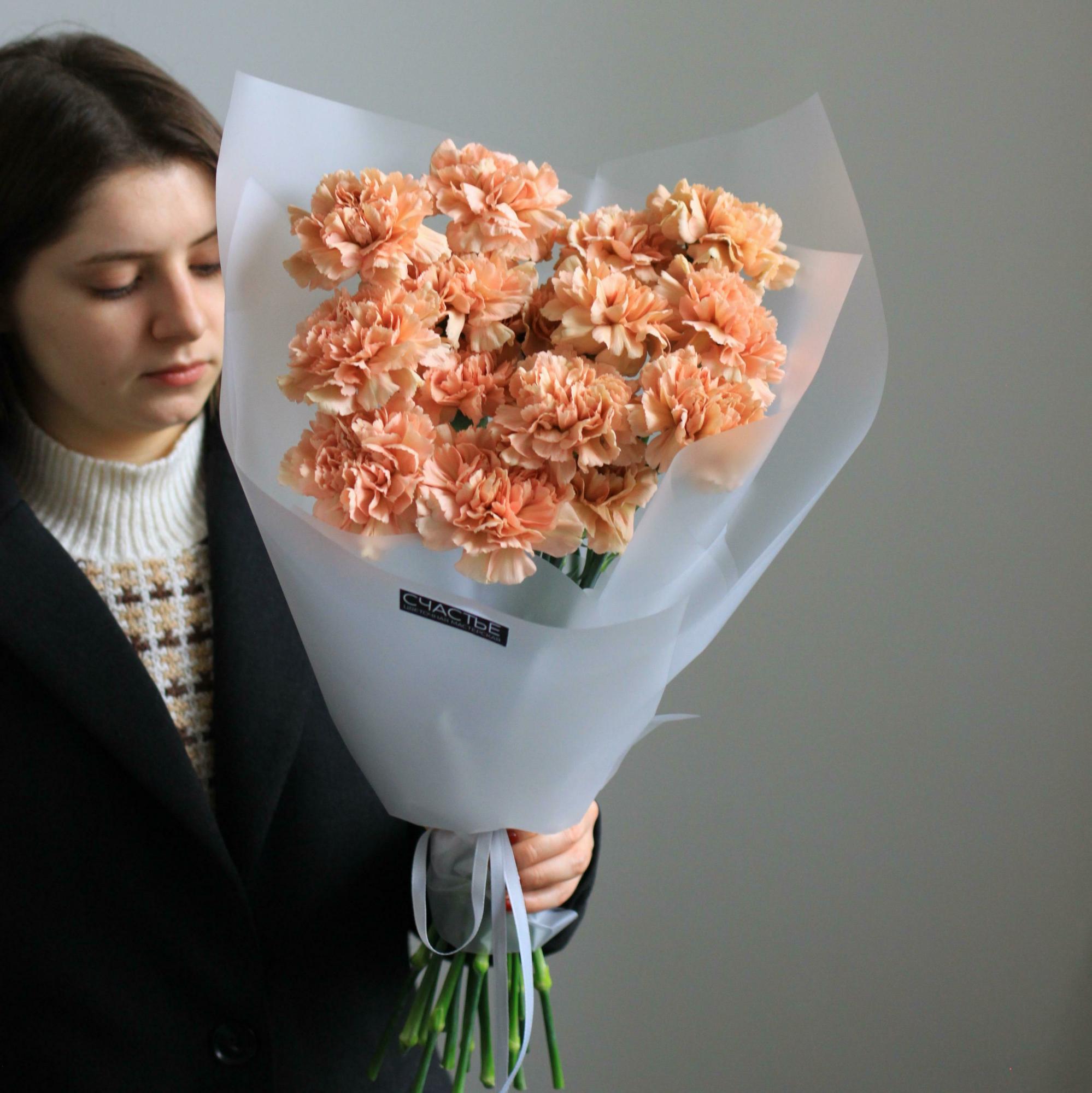 Моно из карамельных гвоздик