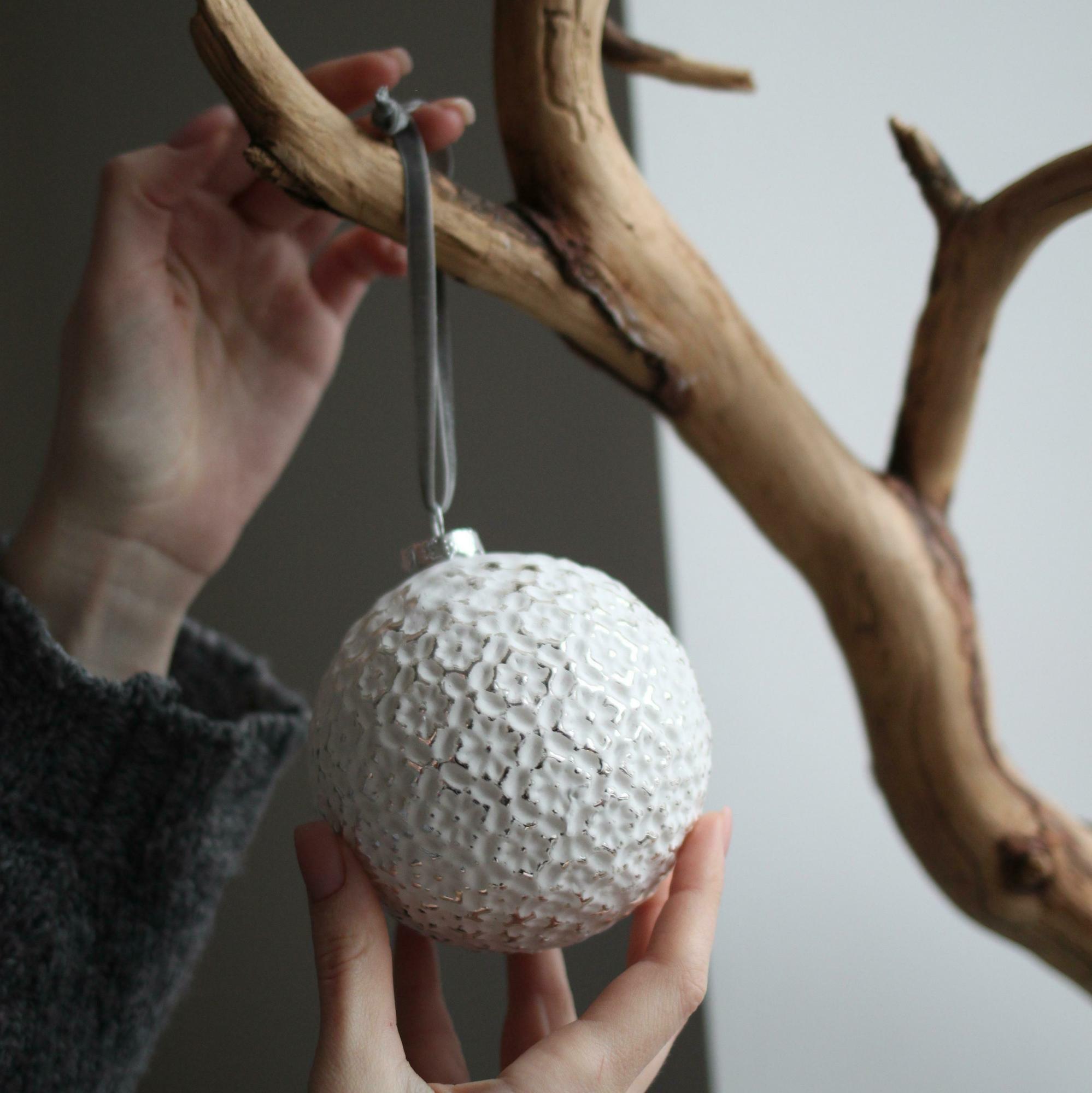 Шар Винтаж белый