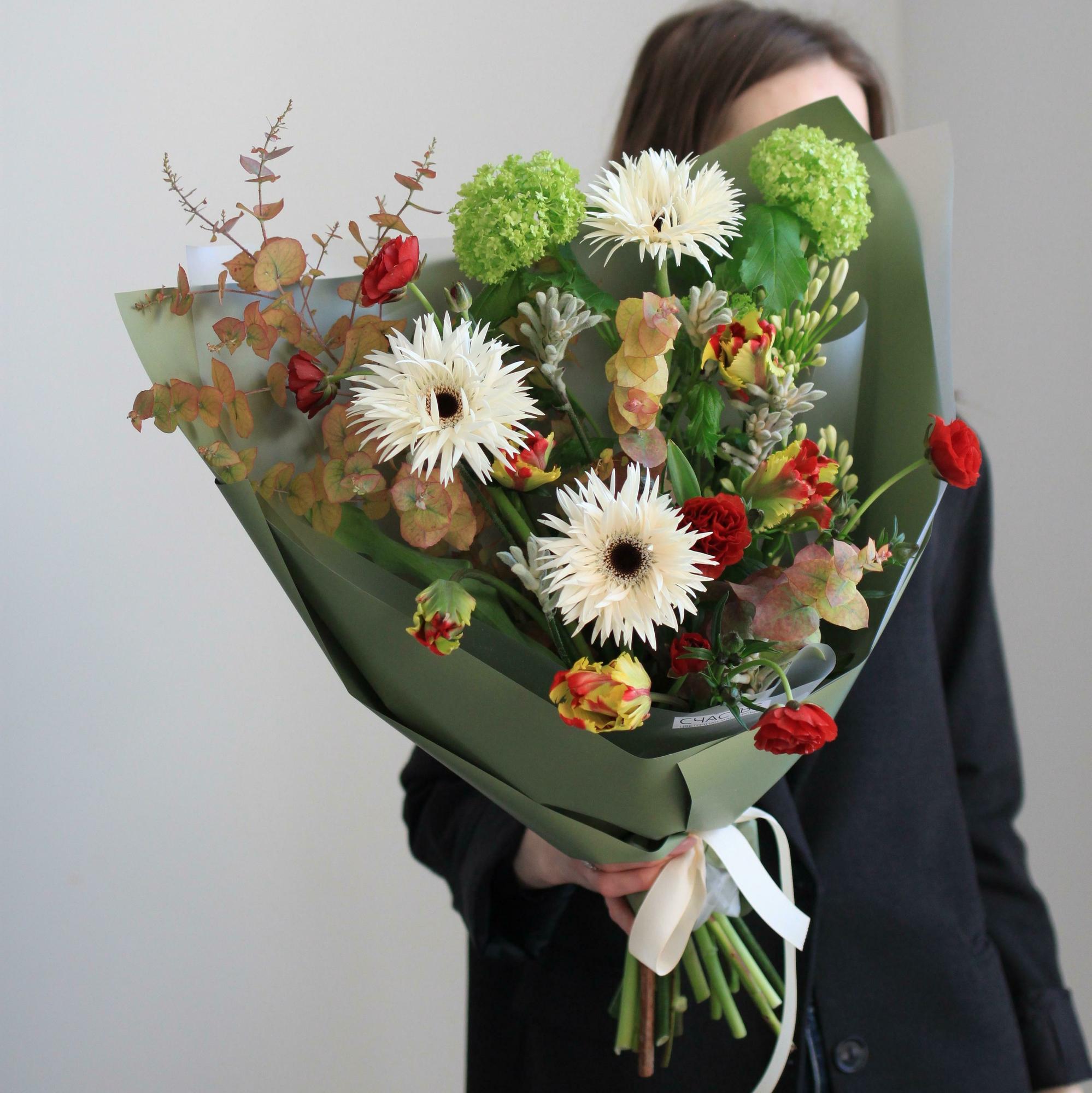 Весенний яркий букет maxi