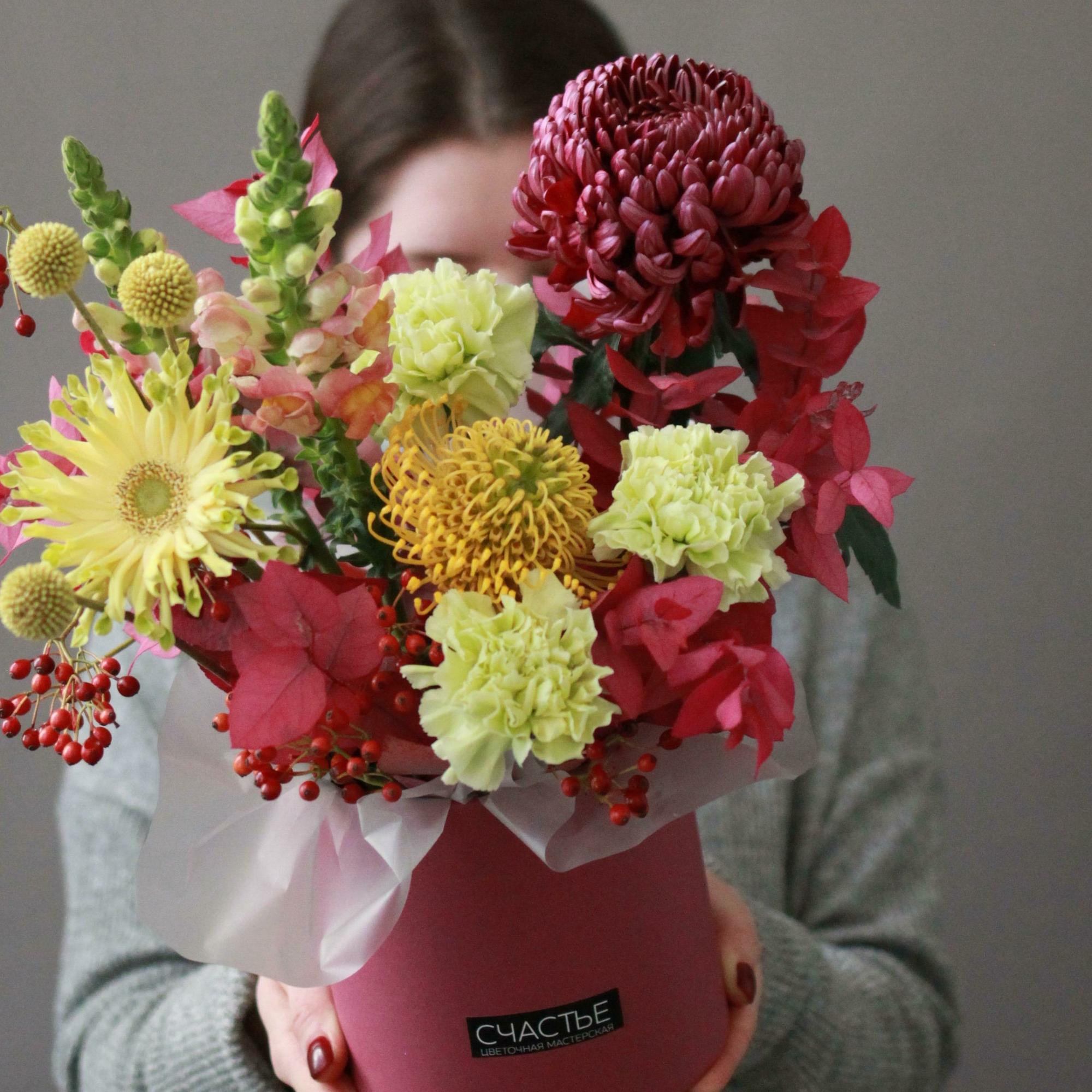 Композиция в винной коробке