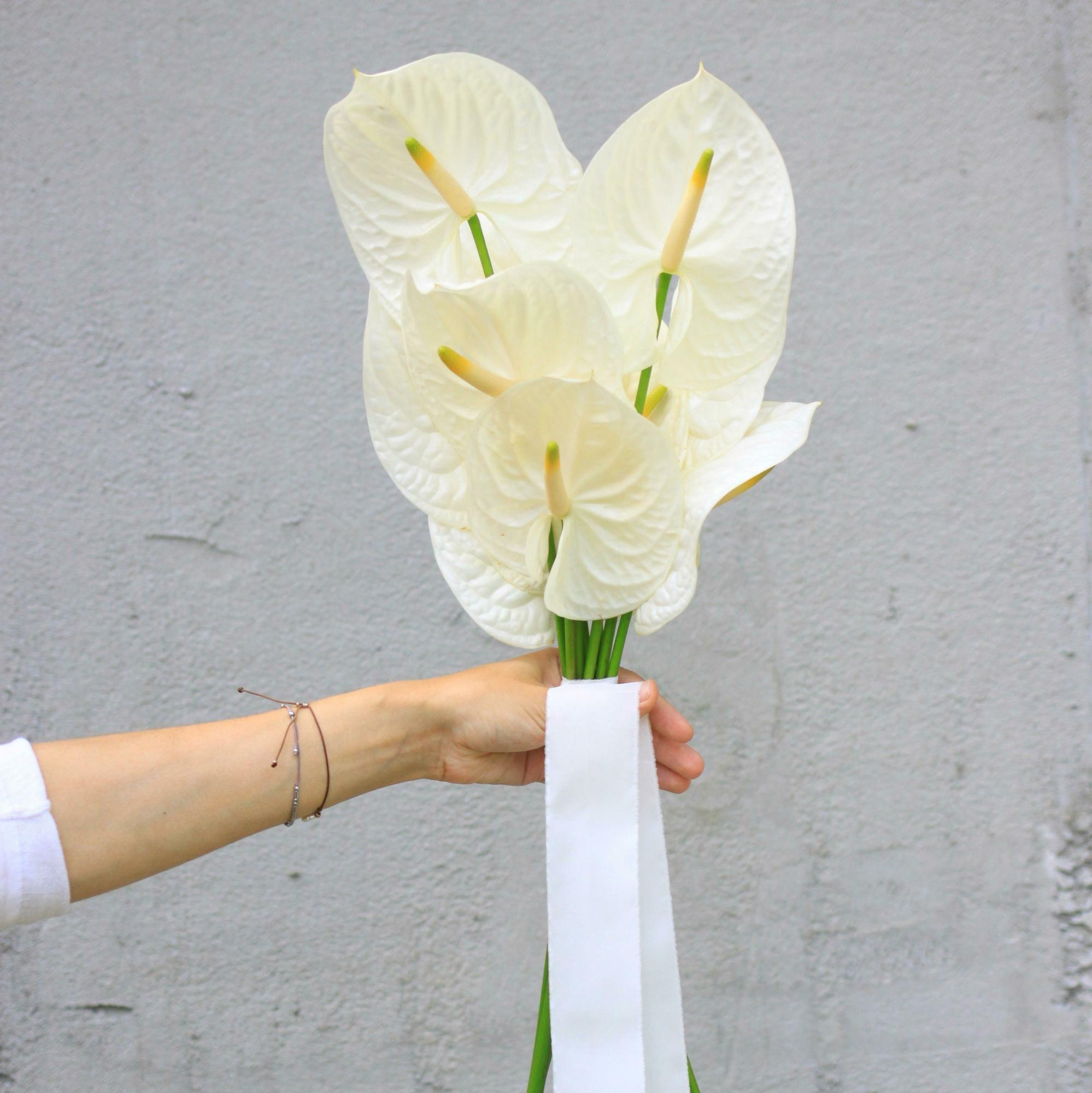 Букет невесты из антуриумов