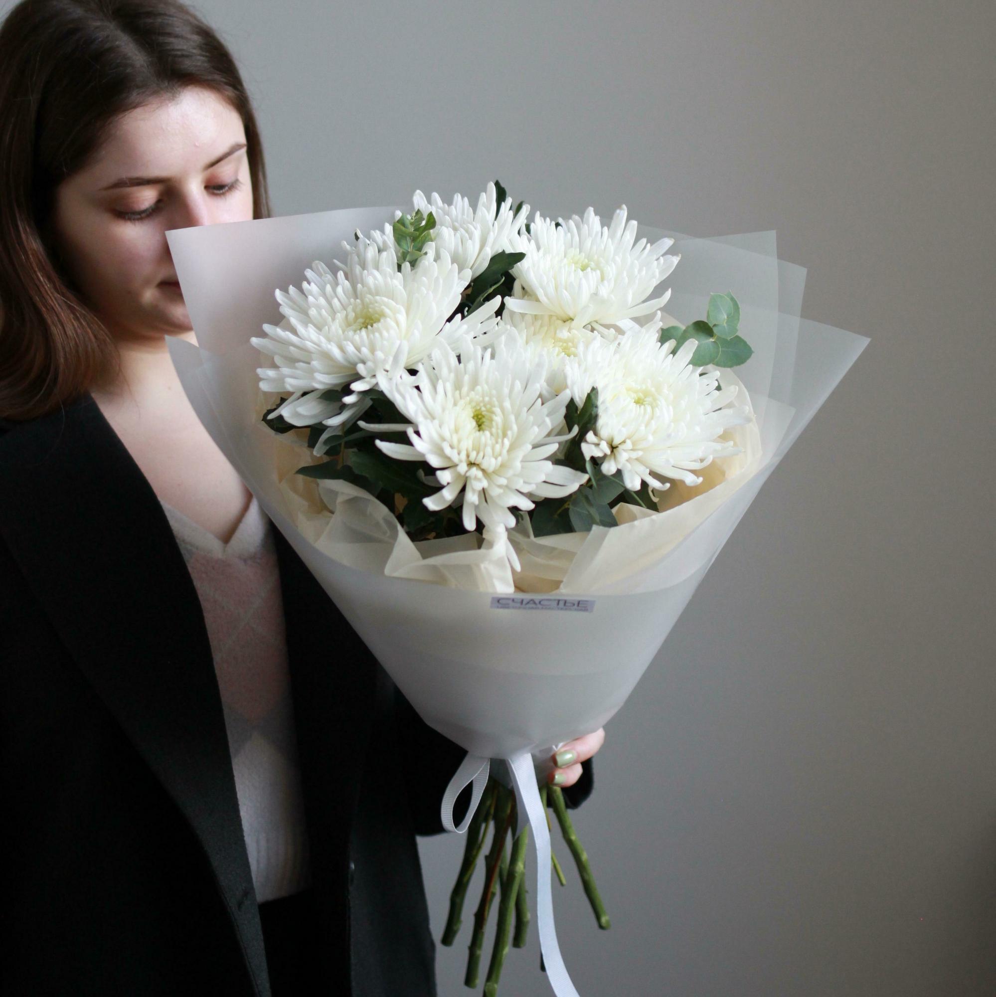 Белоснежные хризантемы