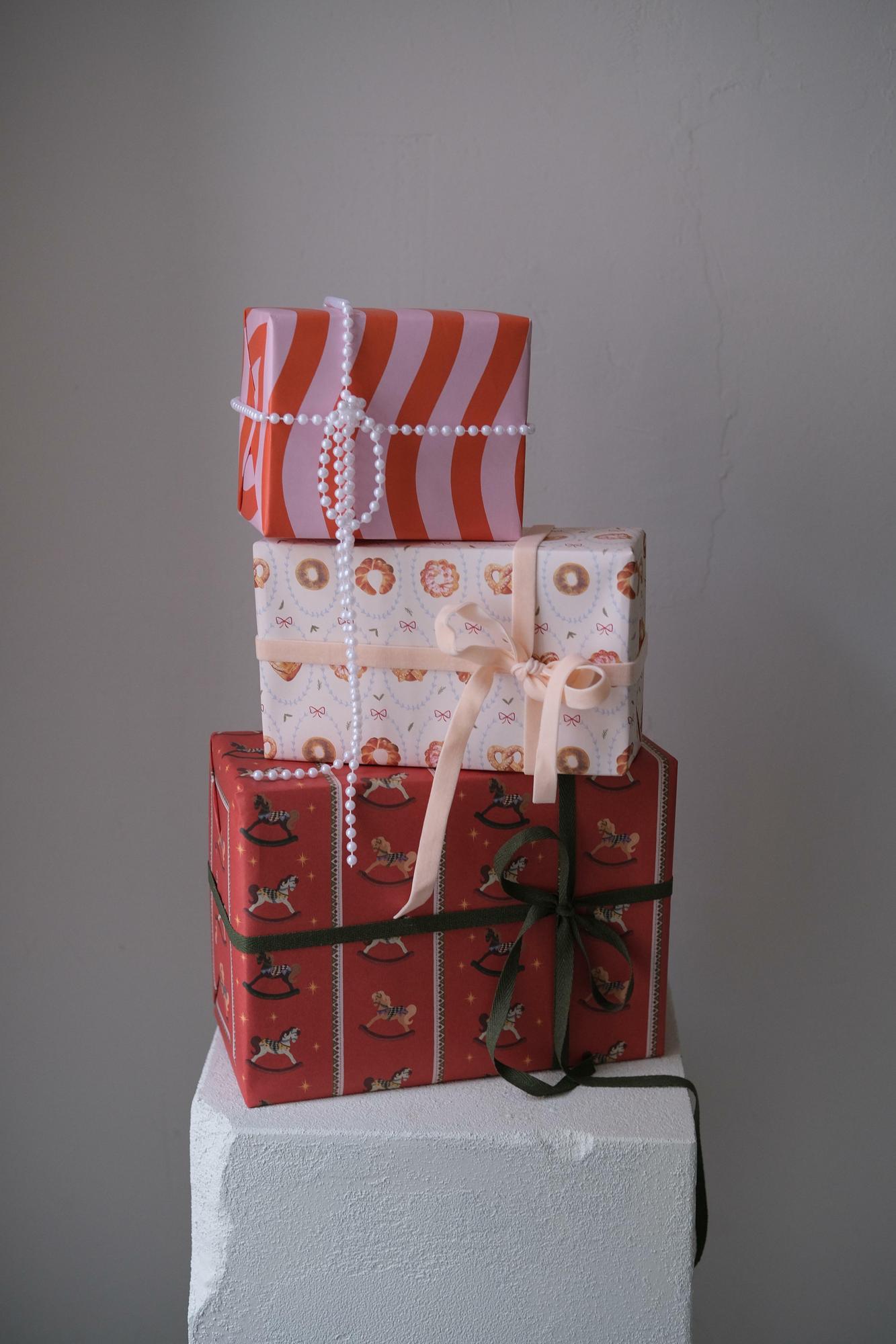 Упаковка подарка Новогодняя