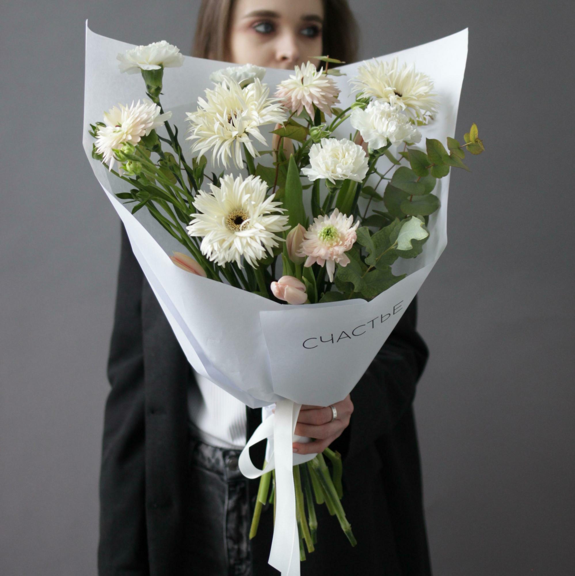 Сезонный нежный  букет