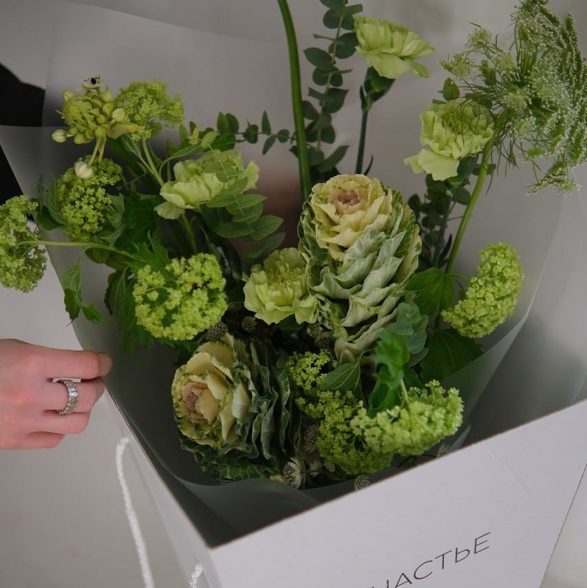 Пушистый зеленый