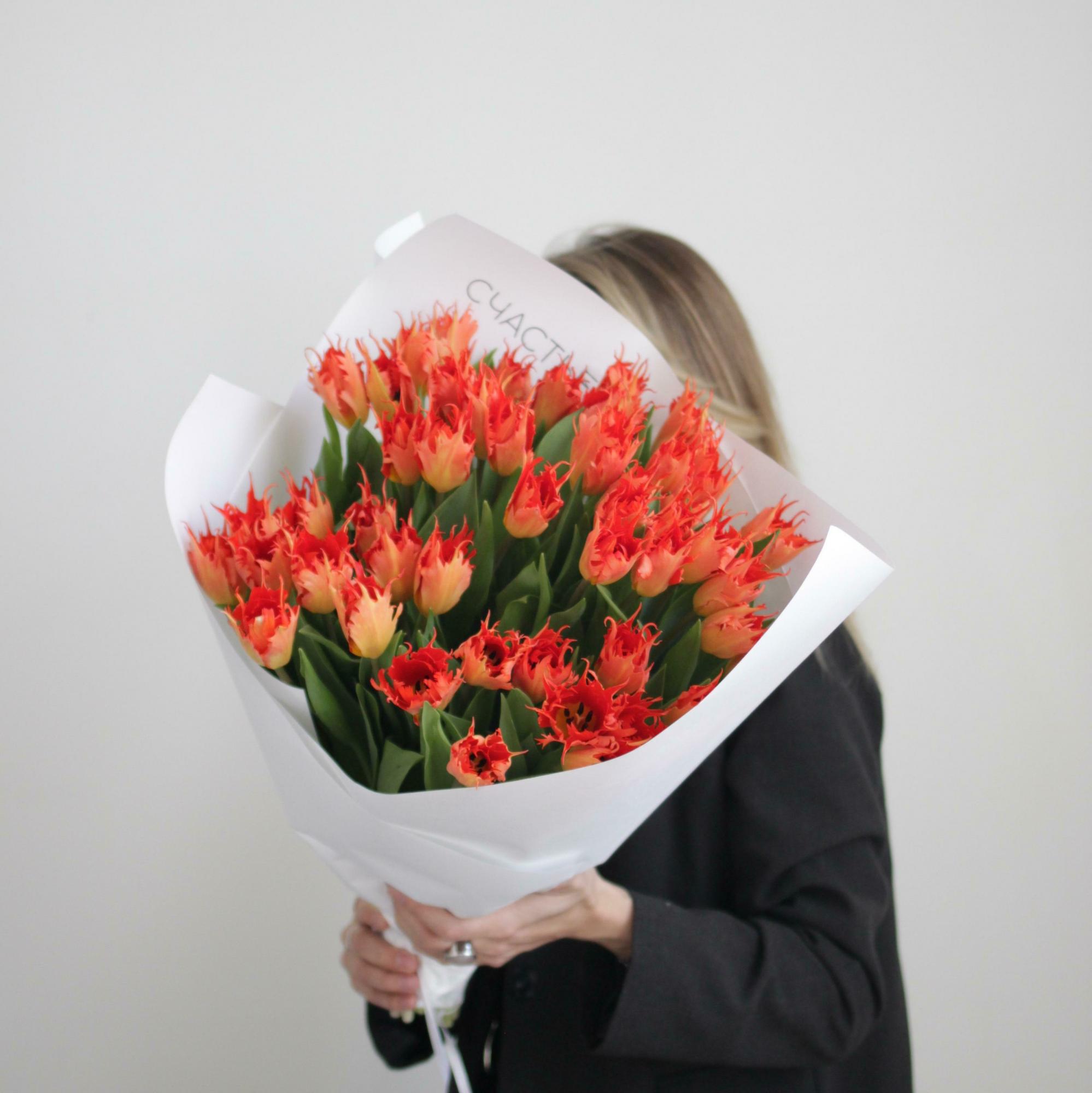 Букет огненных тюльпанов Лео