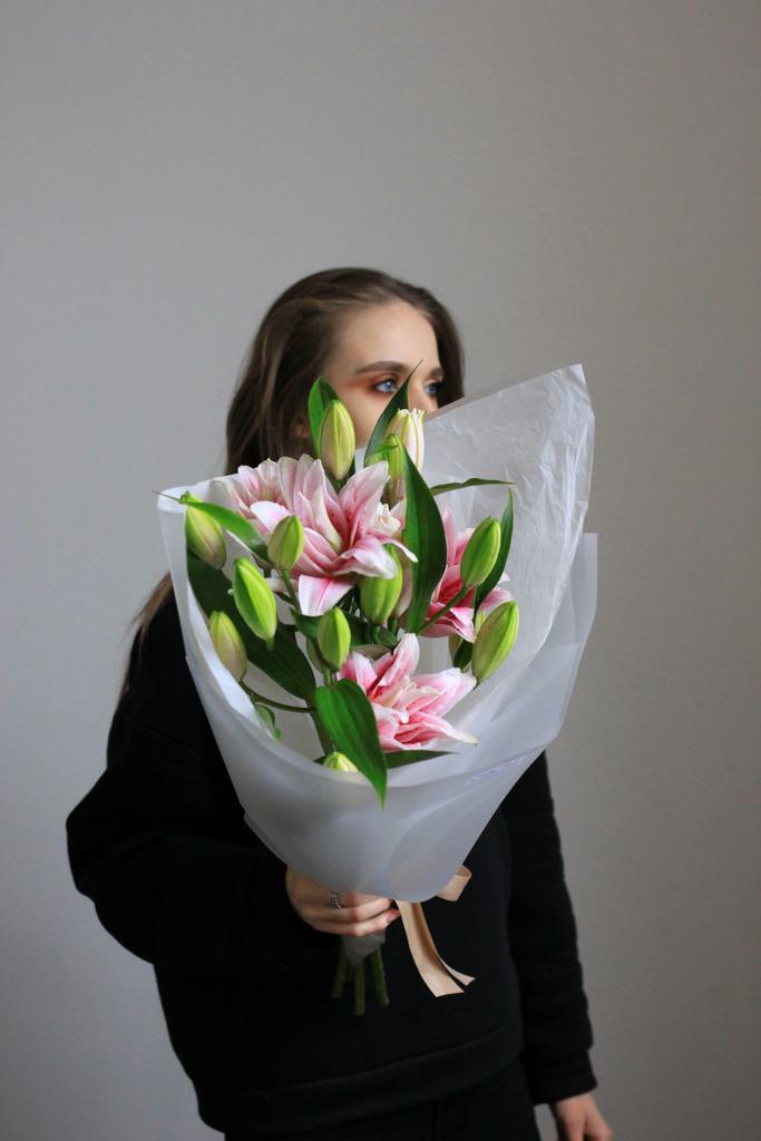 Моно из лилий