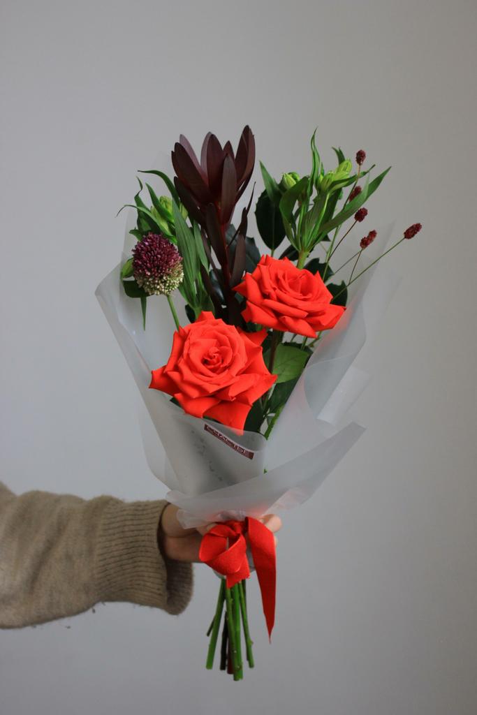 Букет с ярким акцентом