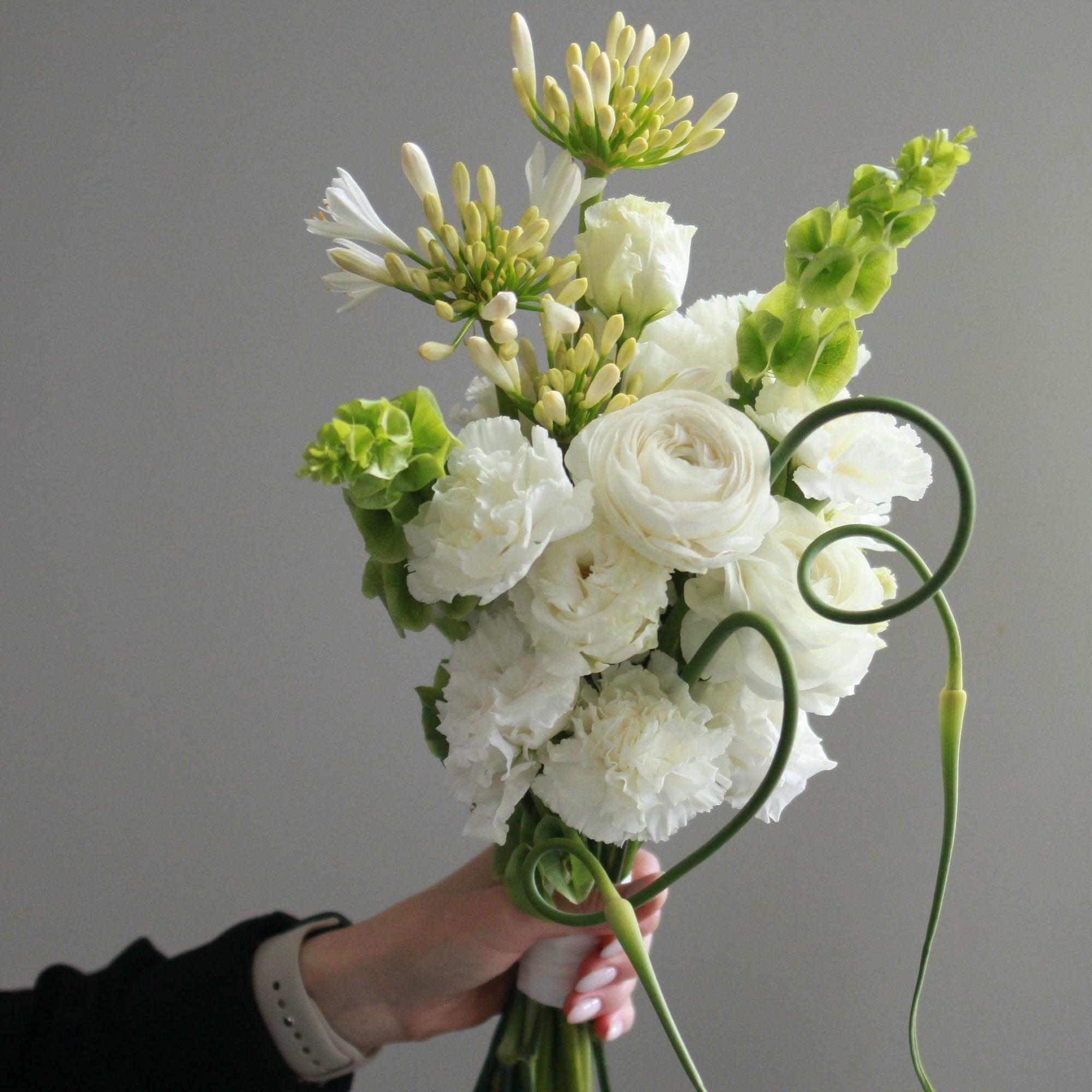 Бело-зеленый букет