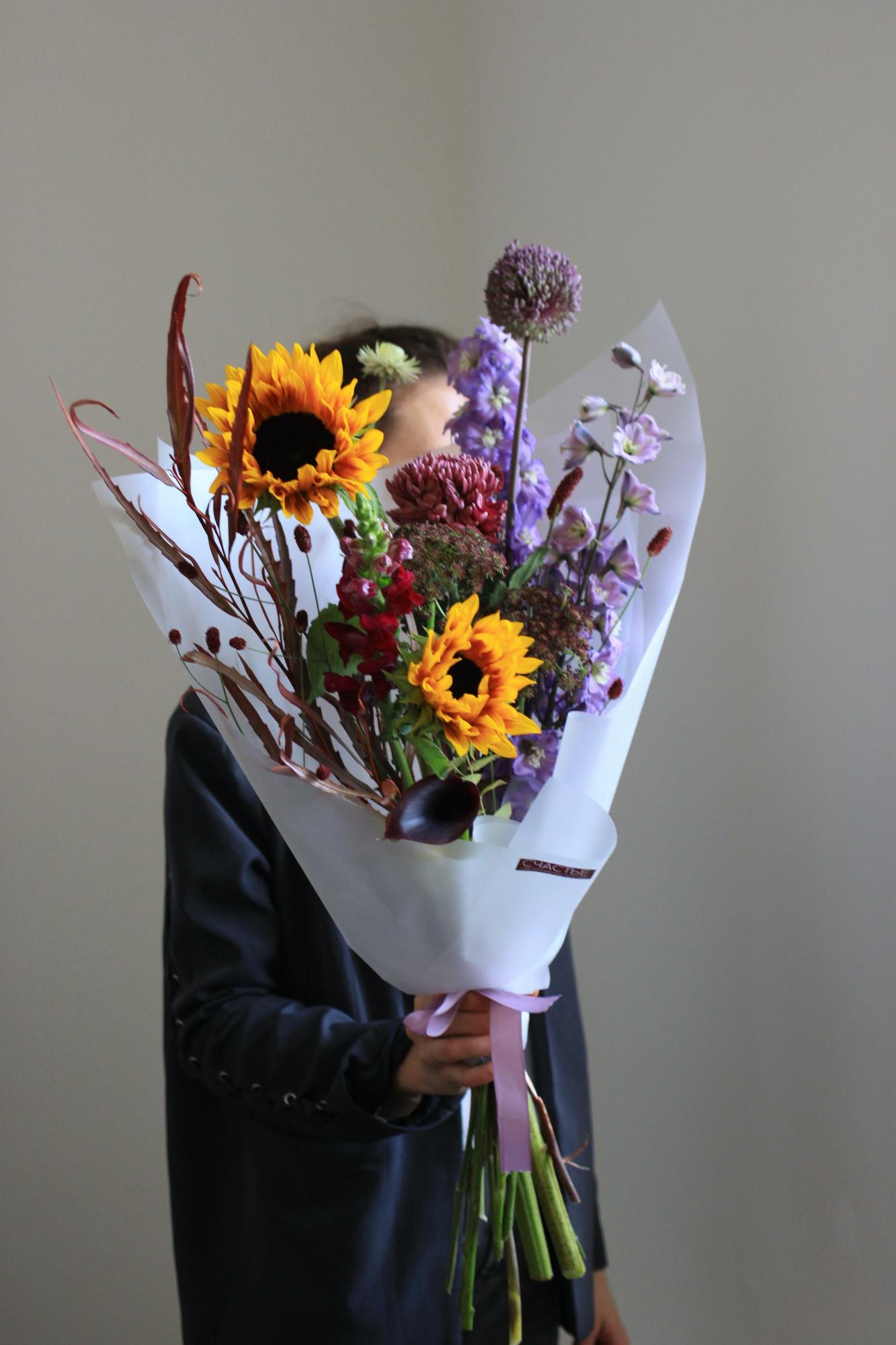 Авторский букет в яркой гамме