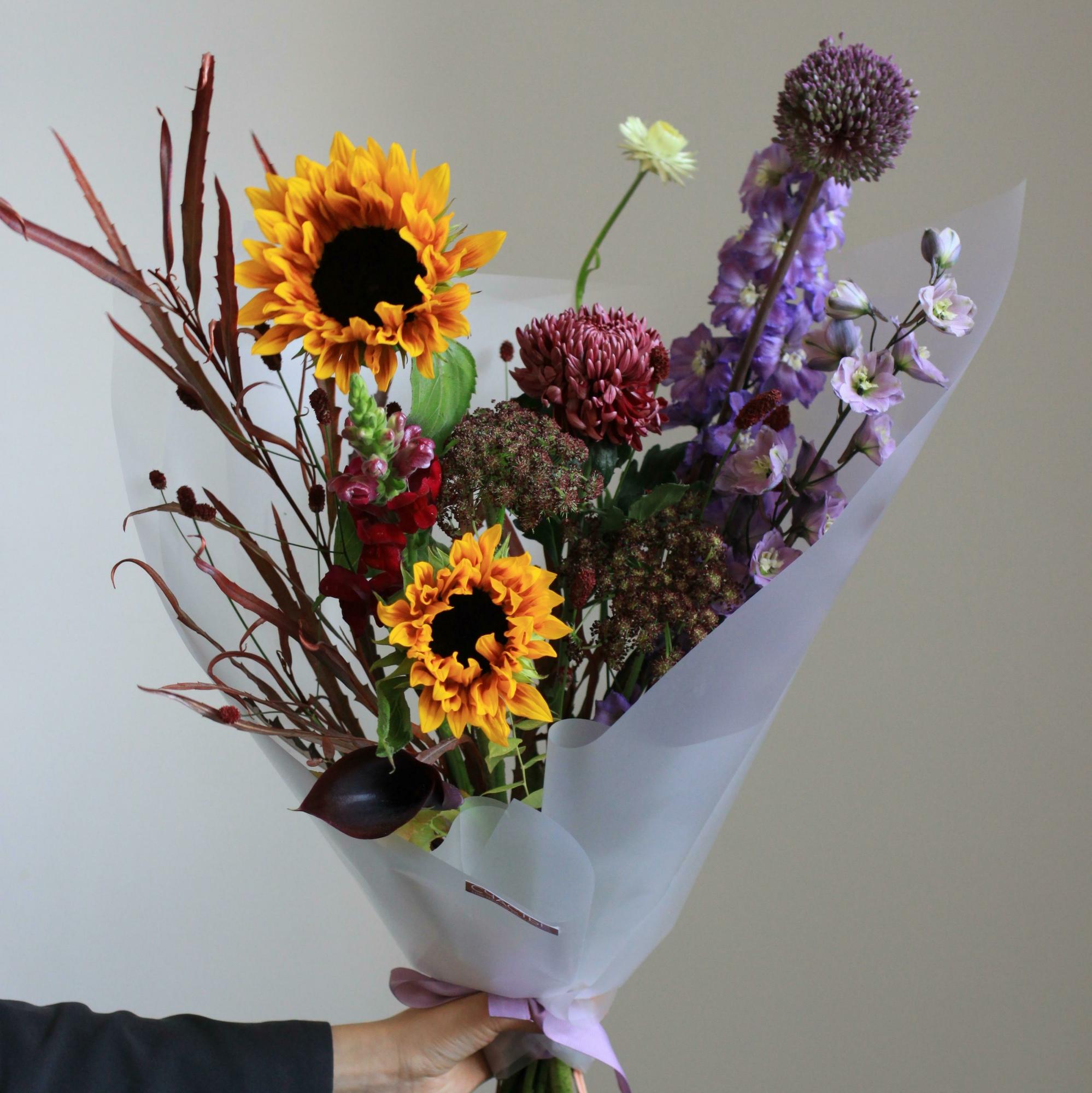 Авторский букет в яркой гамме