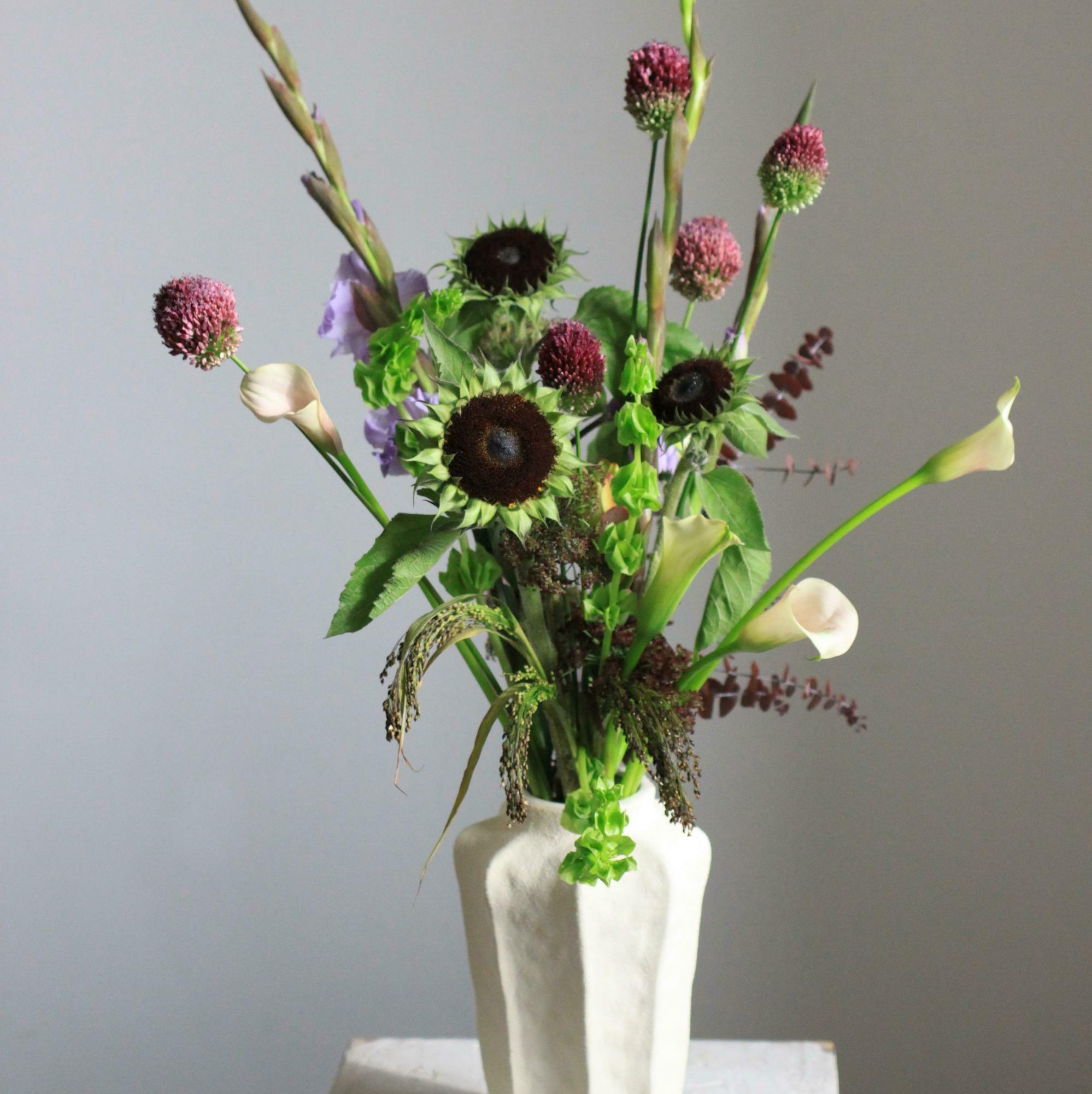 Интерьерный в черничной гамме