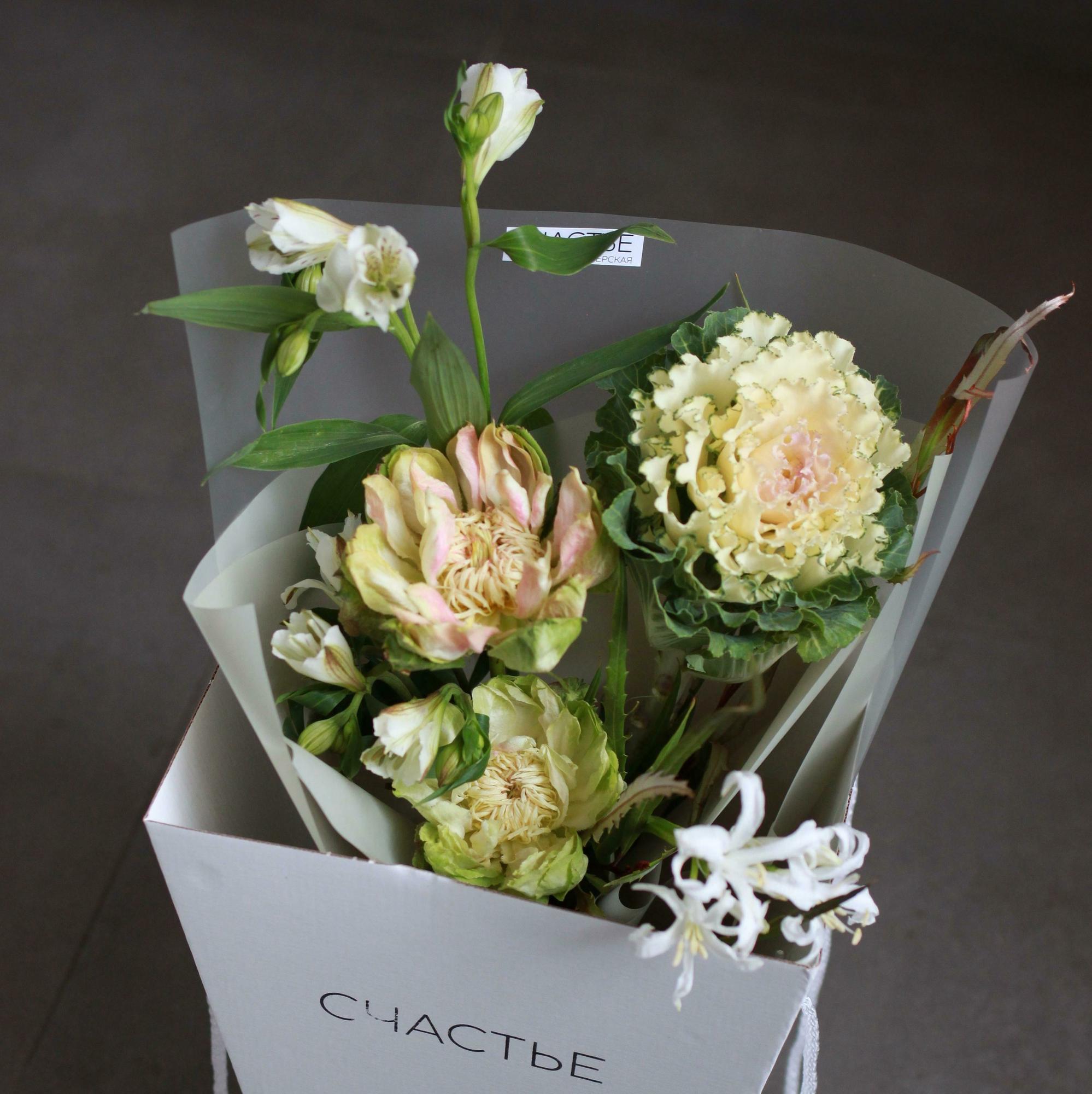 Букет с брассикой