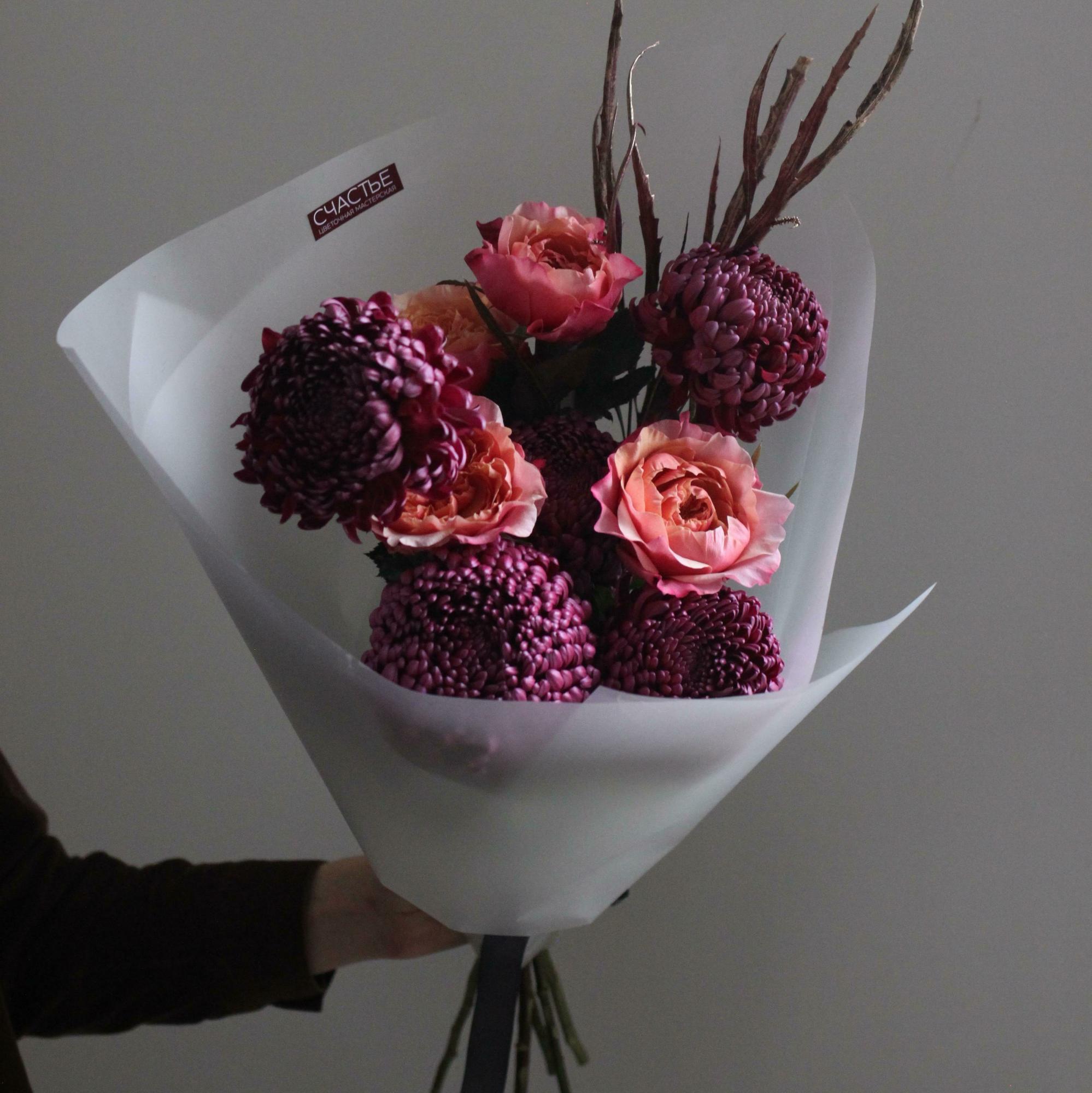 Букет Хризантемы Бигуди с пионовидными розами