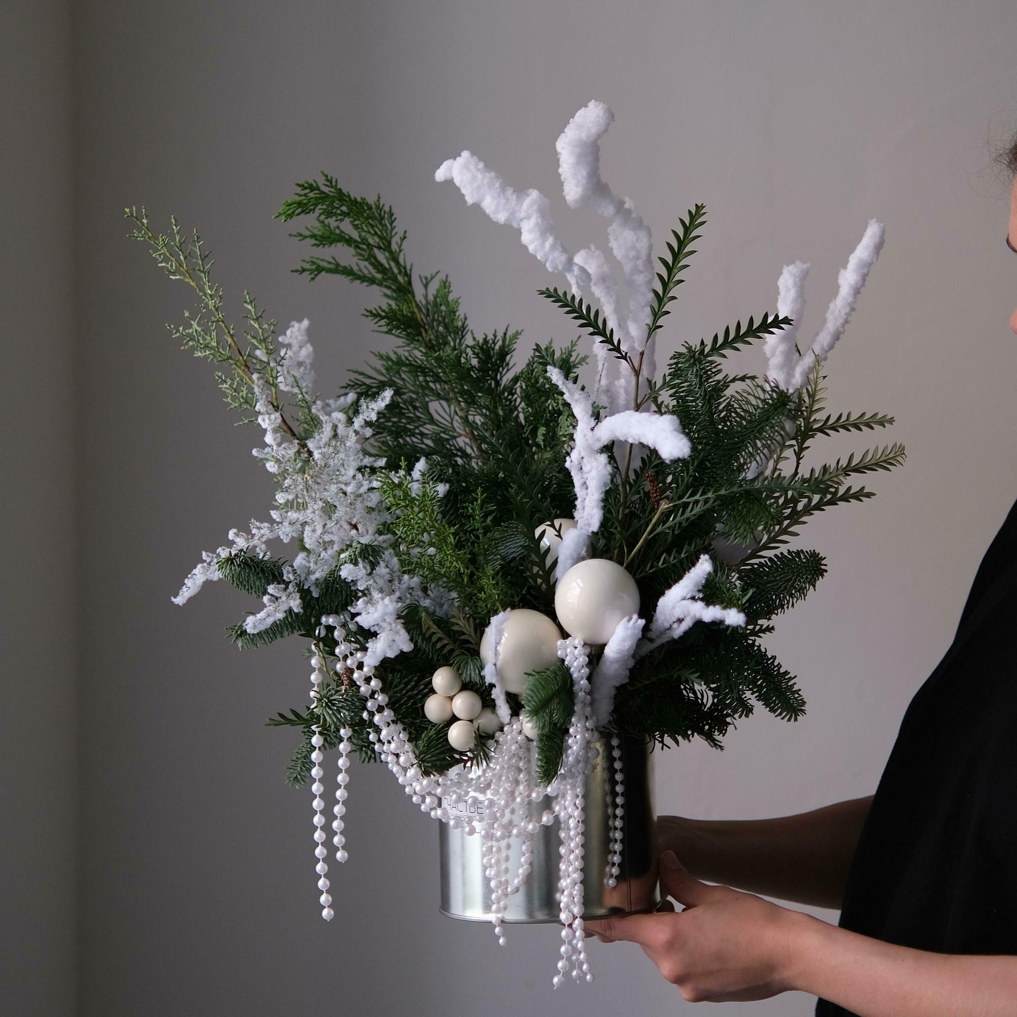 Композиция в металле Снежная  L