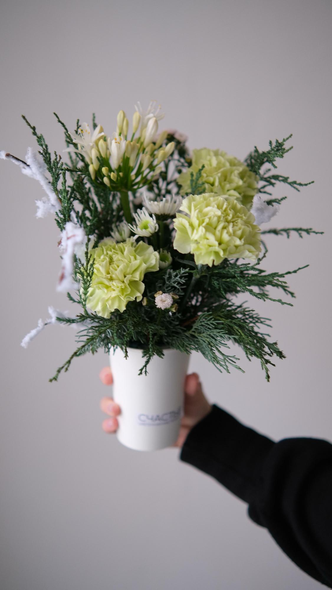 Стаканчик с цветами