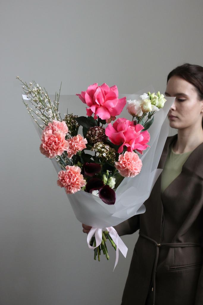 Насыщенный объемный букет