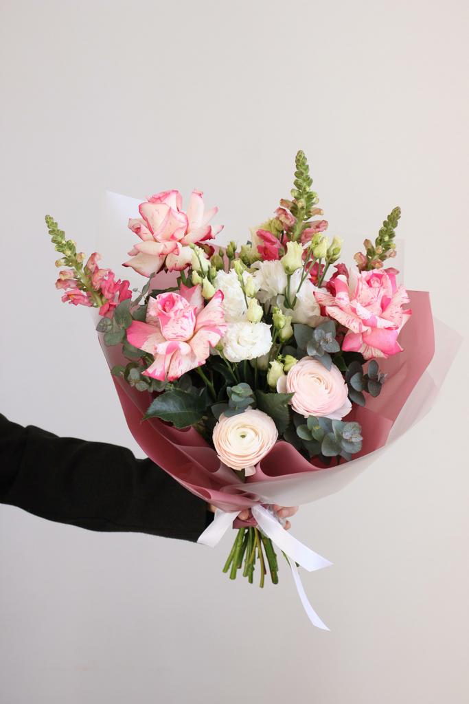 Насыщенный объемный букет