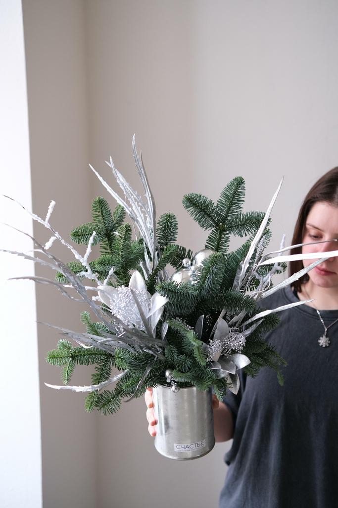 Серебристая композиция