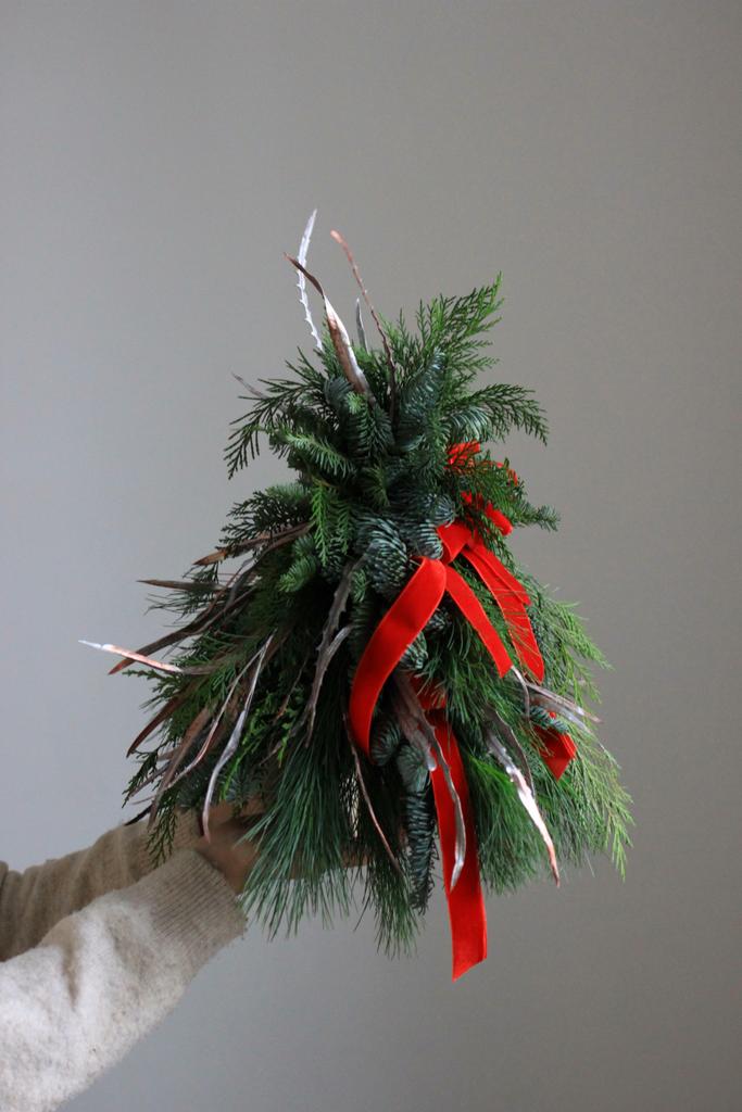 Елочка в красных тонах